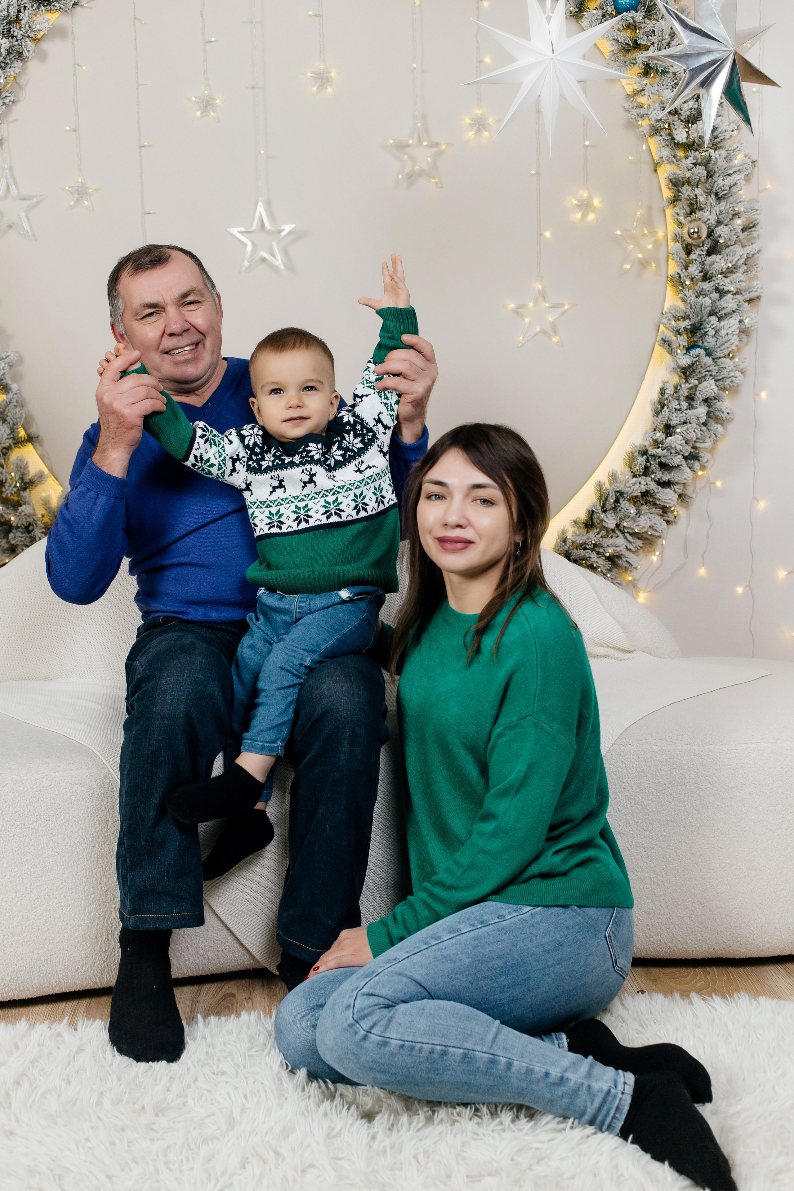 Настюша семейная фотосессия НГ 2025. Женский фотограф в Оренбурге Ирина Заводчикова