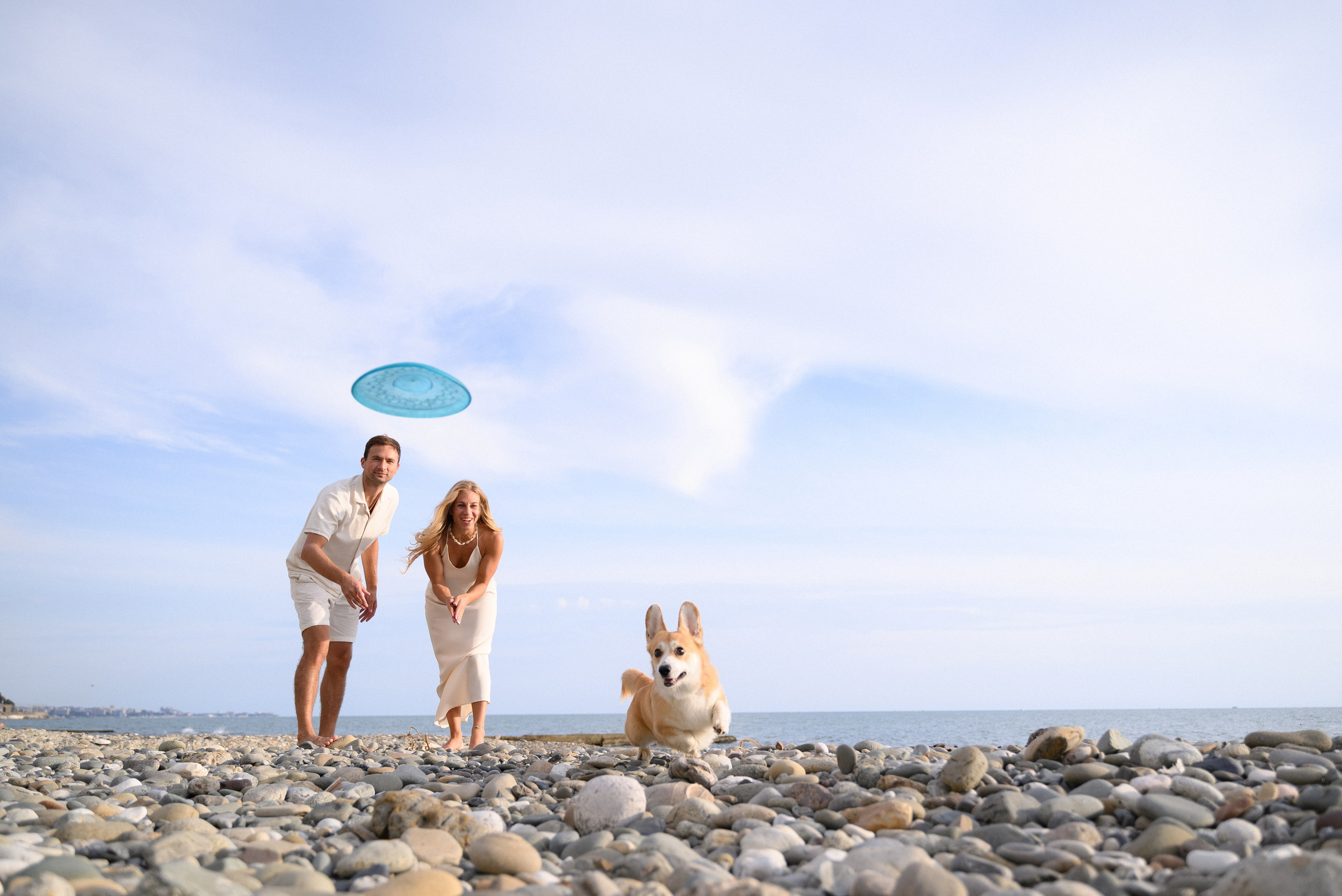 Красивые фотосессии в Сочи для влюбленных пар на берегу моря — идеальный выбор для романтиков