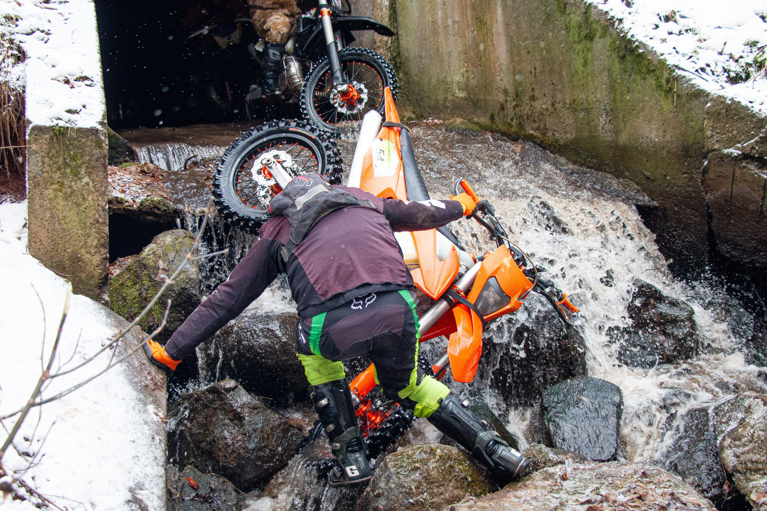 Эндуро-осень. Олег Романов. Мастер фото по спорту