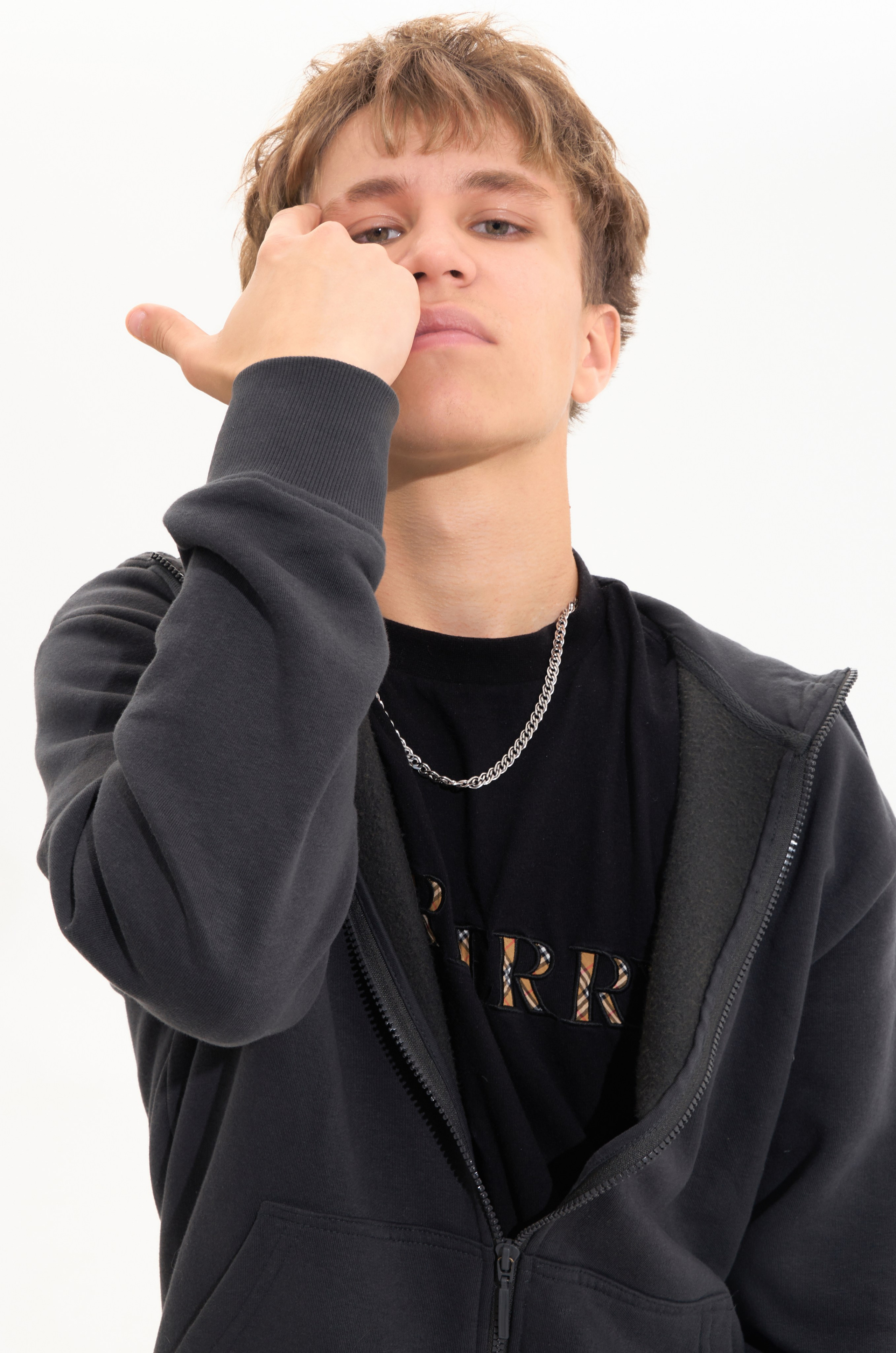 Артисты. Главная