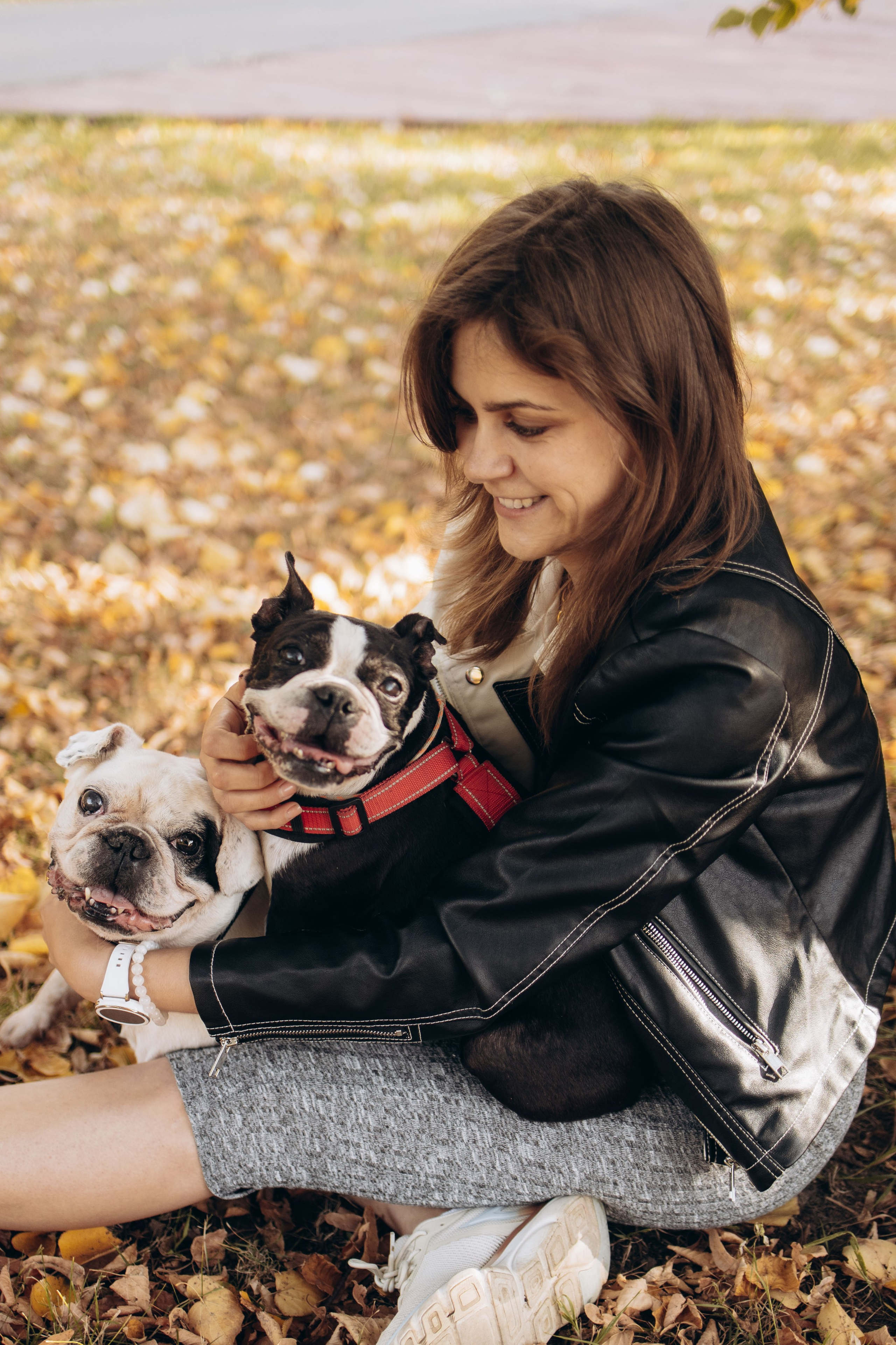 Оля и бульдоги