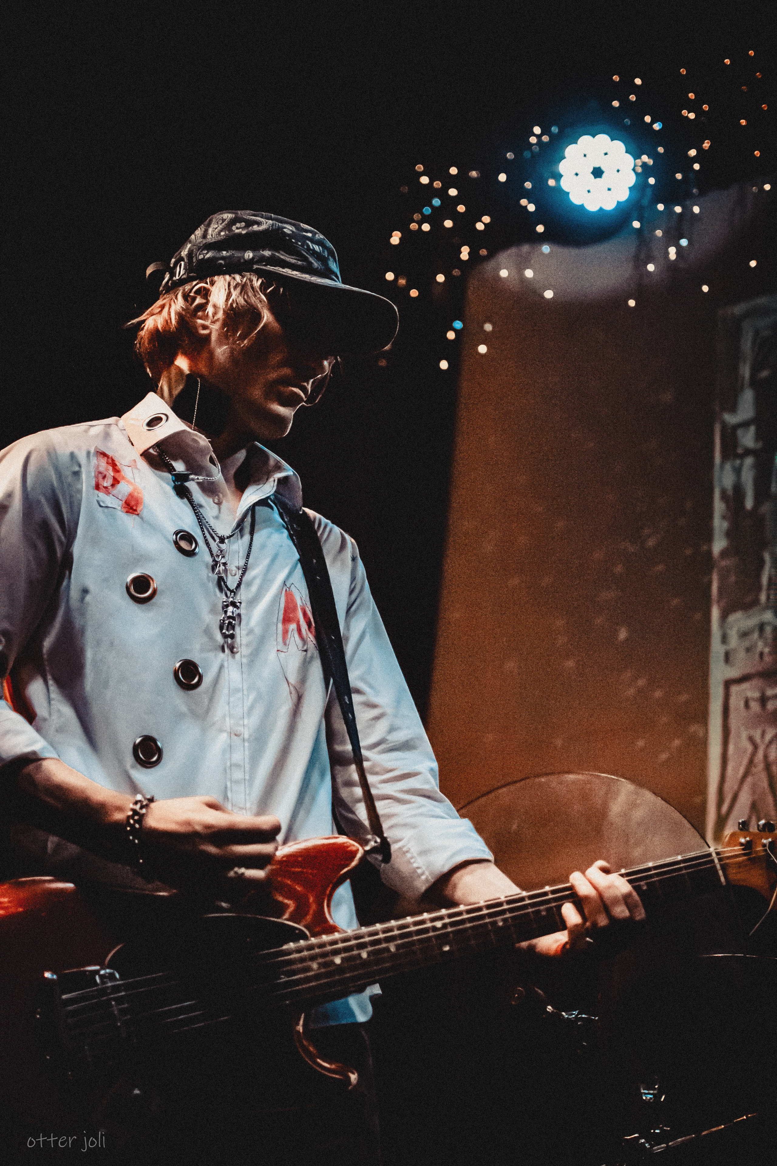 Anzhela Vopit | 16 Тонн Арбат. Концертный репортёр Валерия Сафина