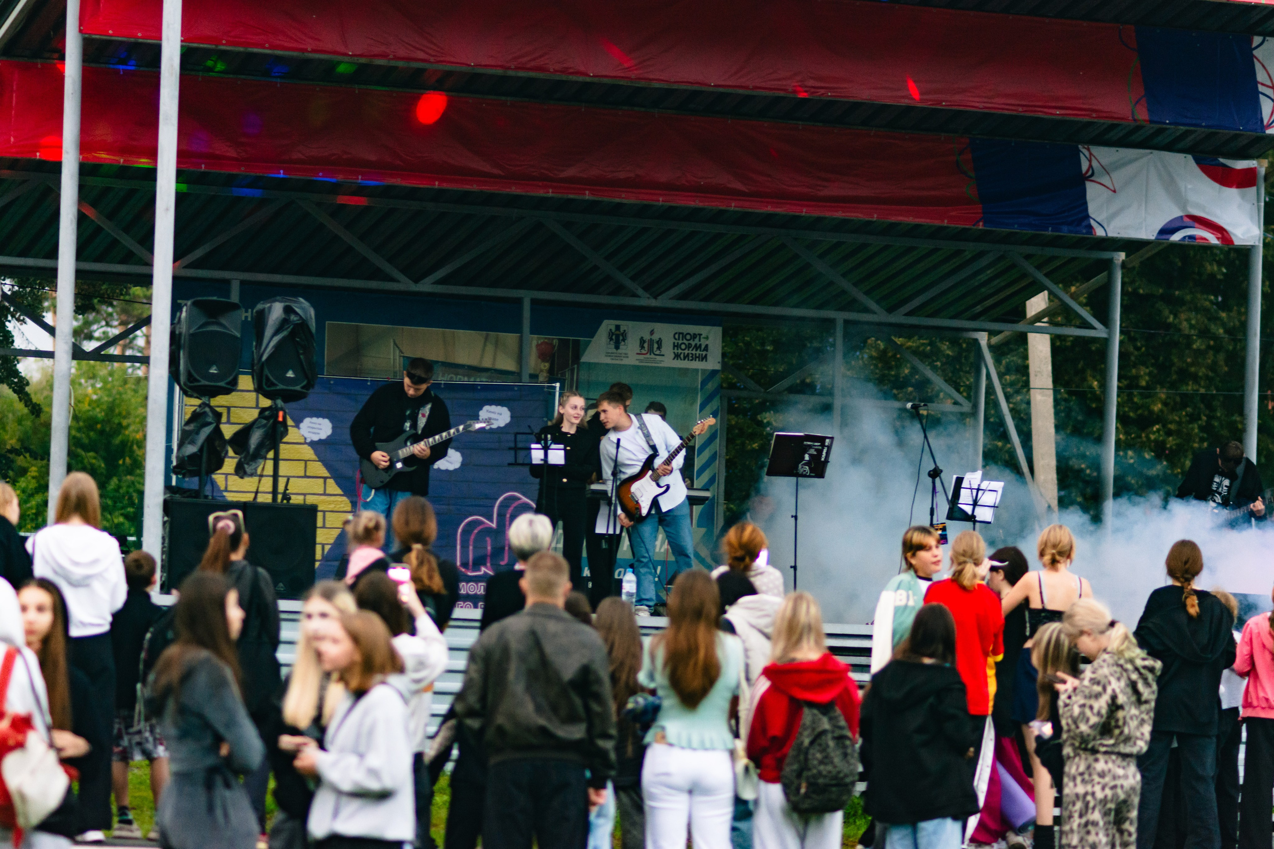 Кино на траве и ДР группы «Доктор Пепси». Алексей Маисеев | Свадебный и художественный фотограф в Новосибирске | Съемка на природе и в студии