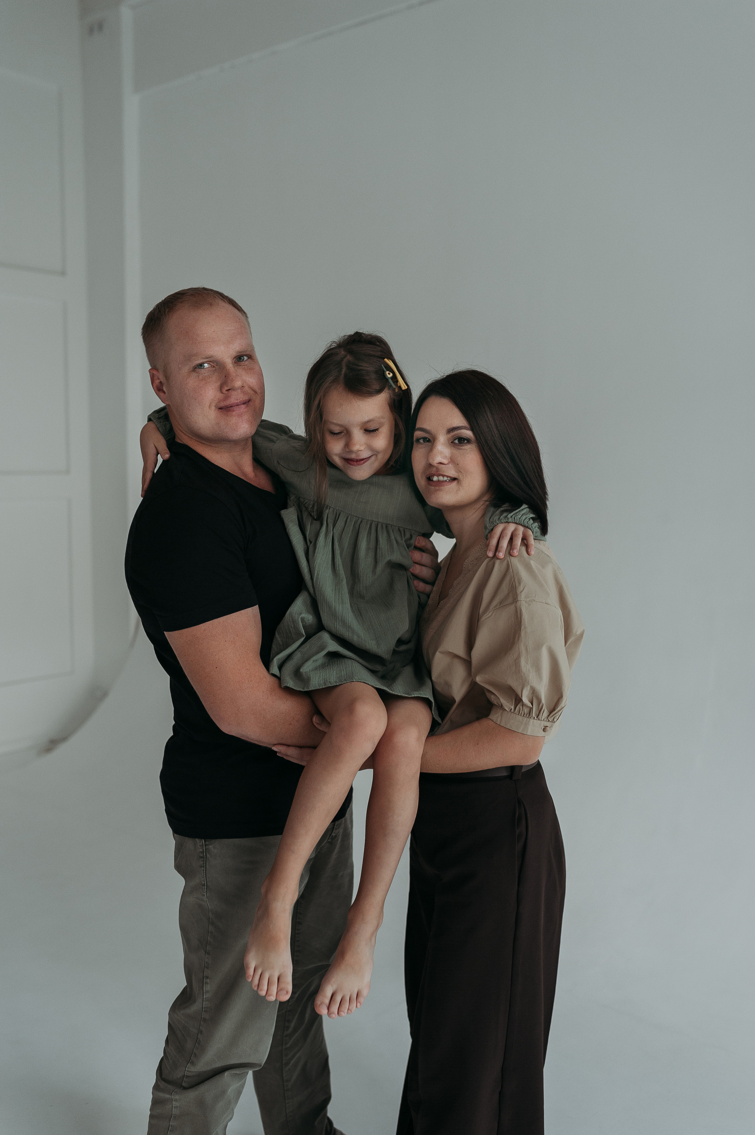 Аня, Иван, Оксана. Www.ostermiller.ru