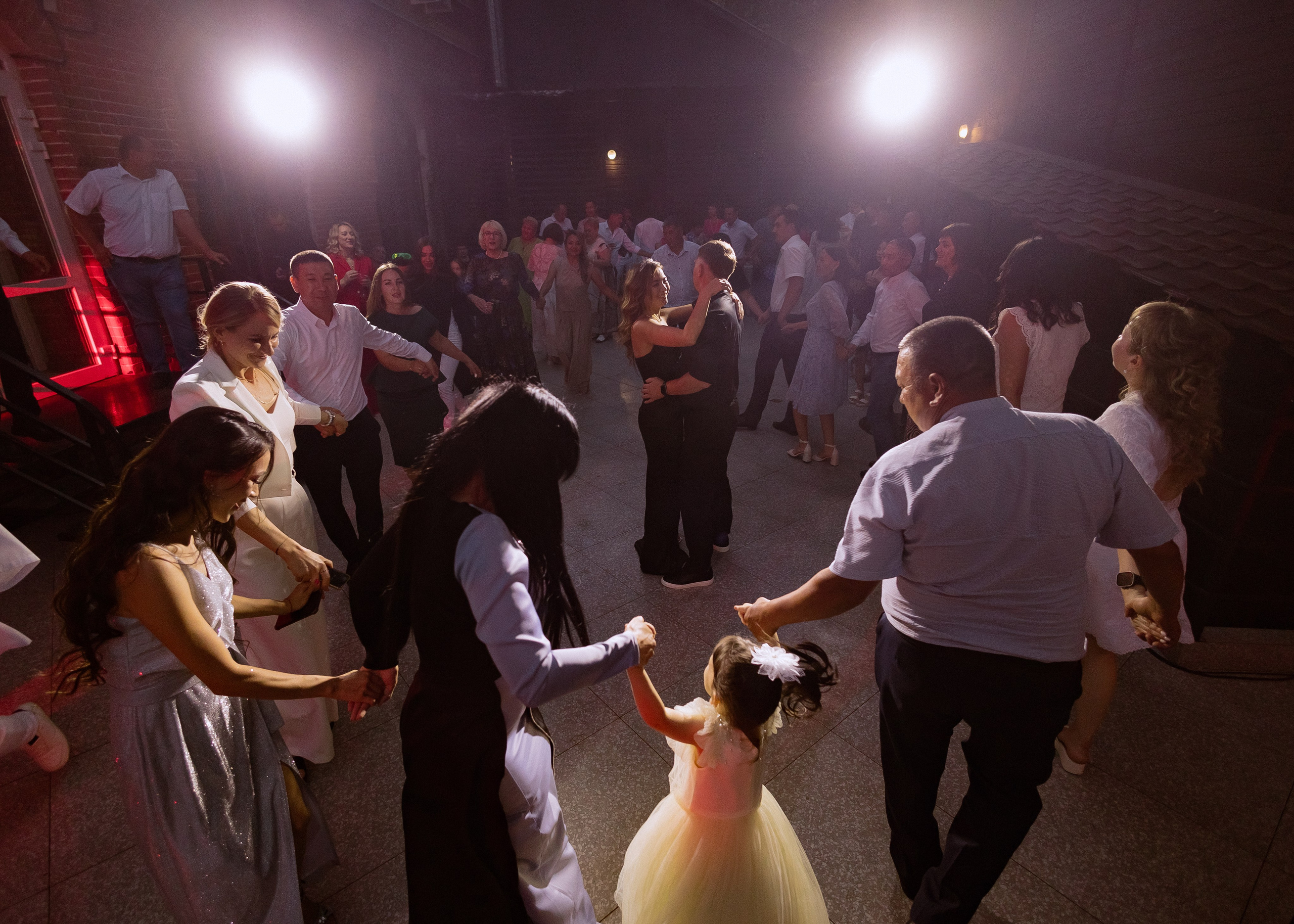 Дмитрий и Алита. Фотограф Эмиль Исякаев