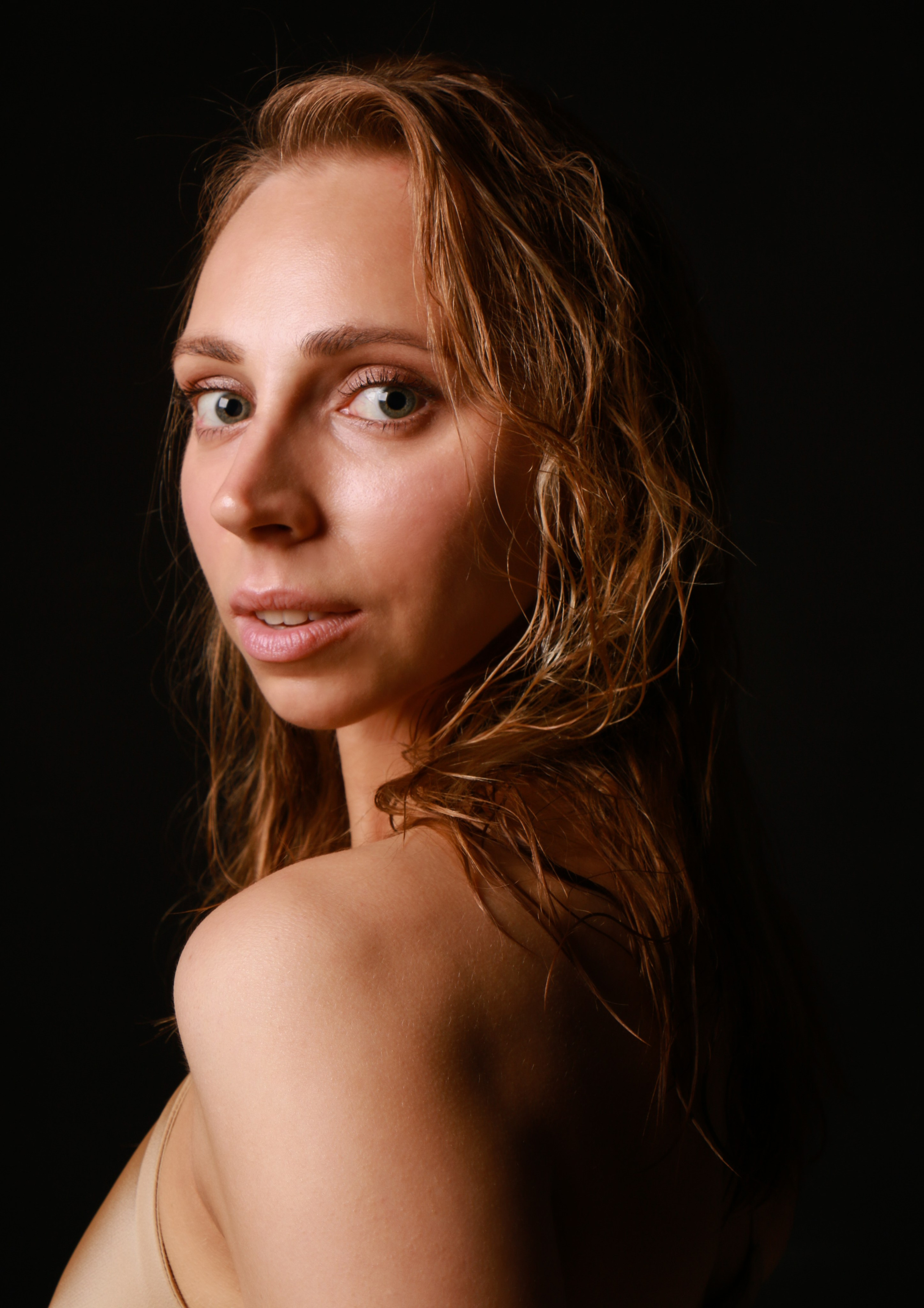 GOLDEN. Любовь Моргасова [LU SPRING]: Фотограф и куратор