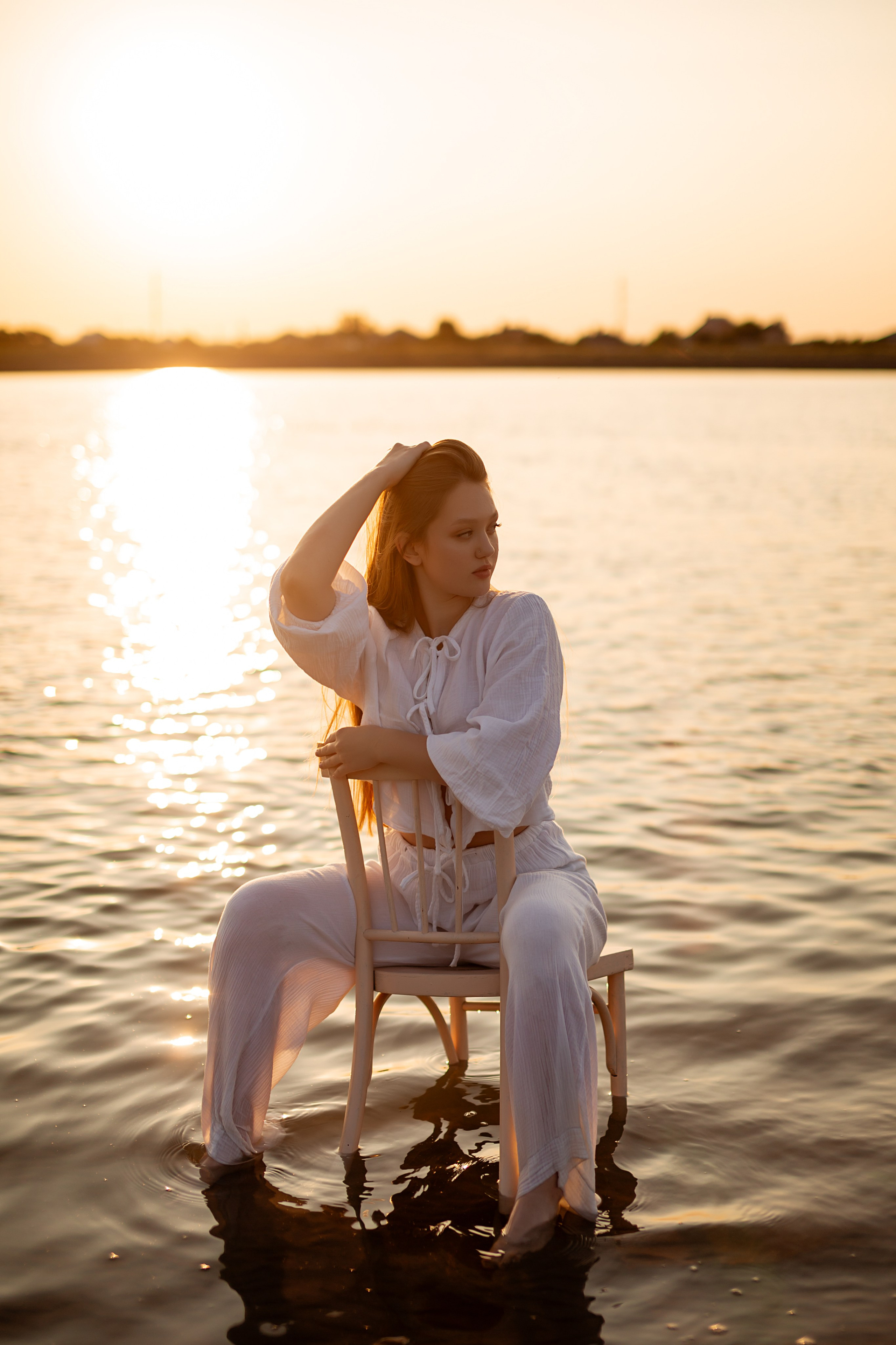 У воды. Https://malovafoto.ru