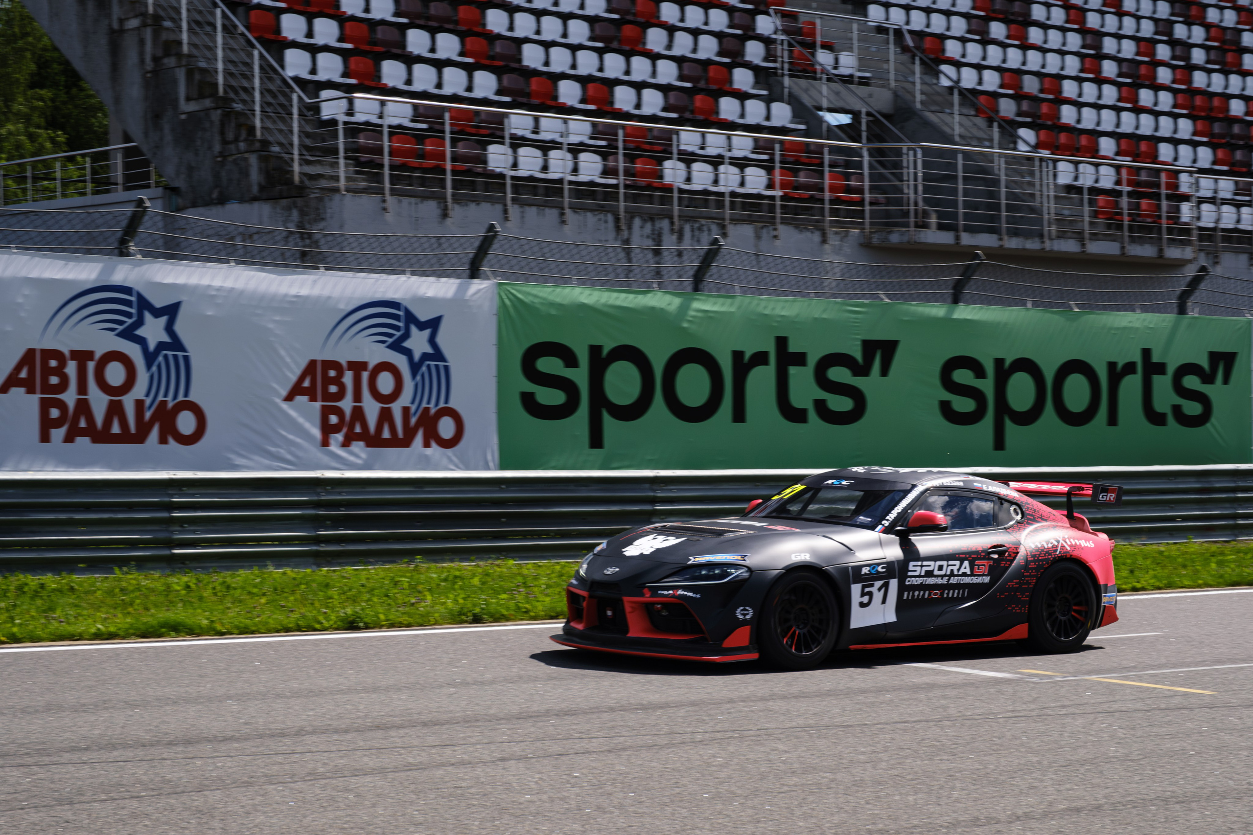 Российская серия гонок на выносливость. Авто и мотоспорт — фотограф Антон Медведев iCoguar