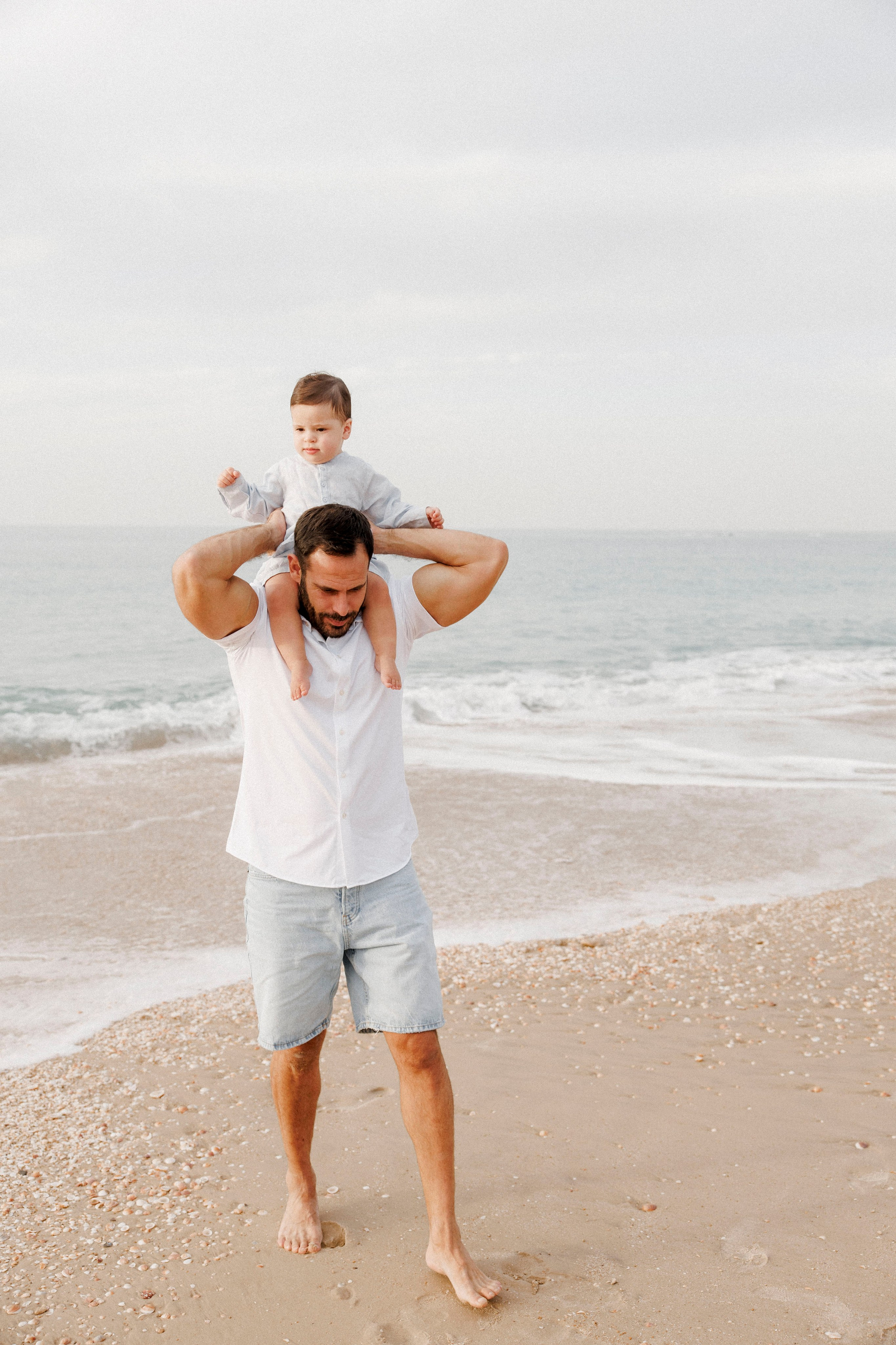 First year family photos near the sea. Главная