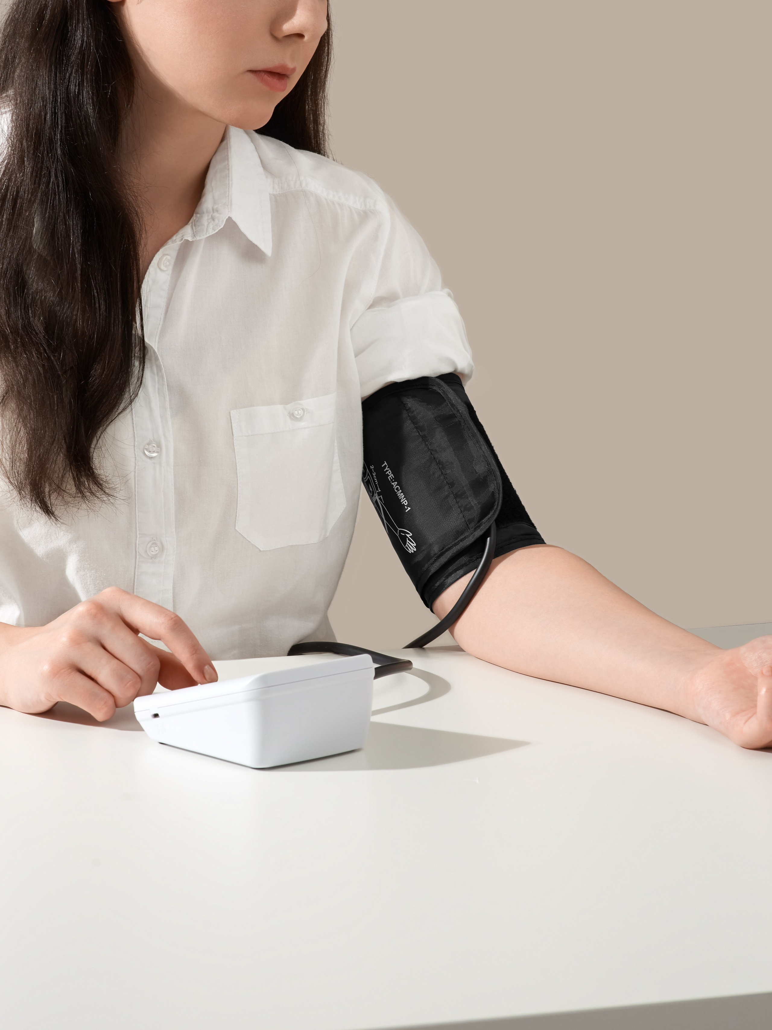 Тонометры. Предметный фотограф, инфографика и видео в Санкт-Петербурге