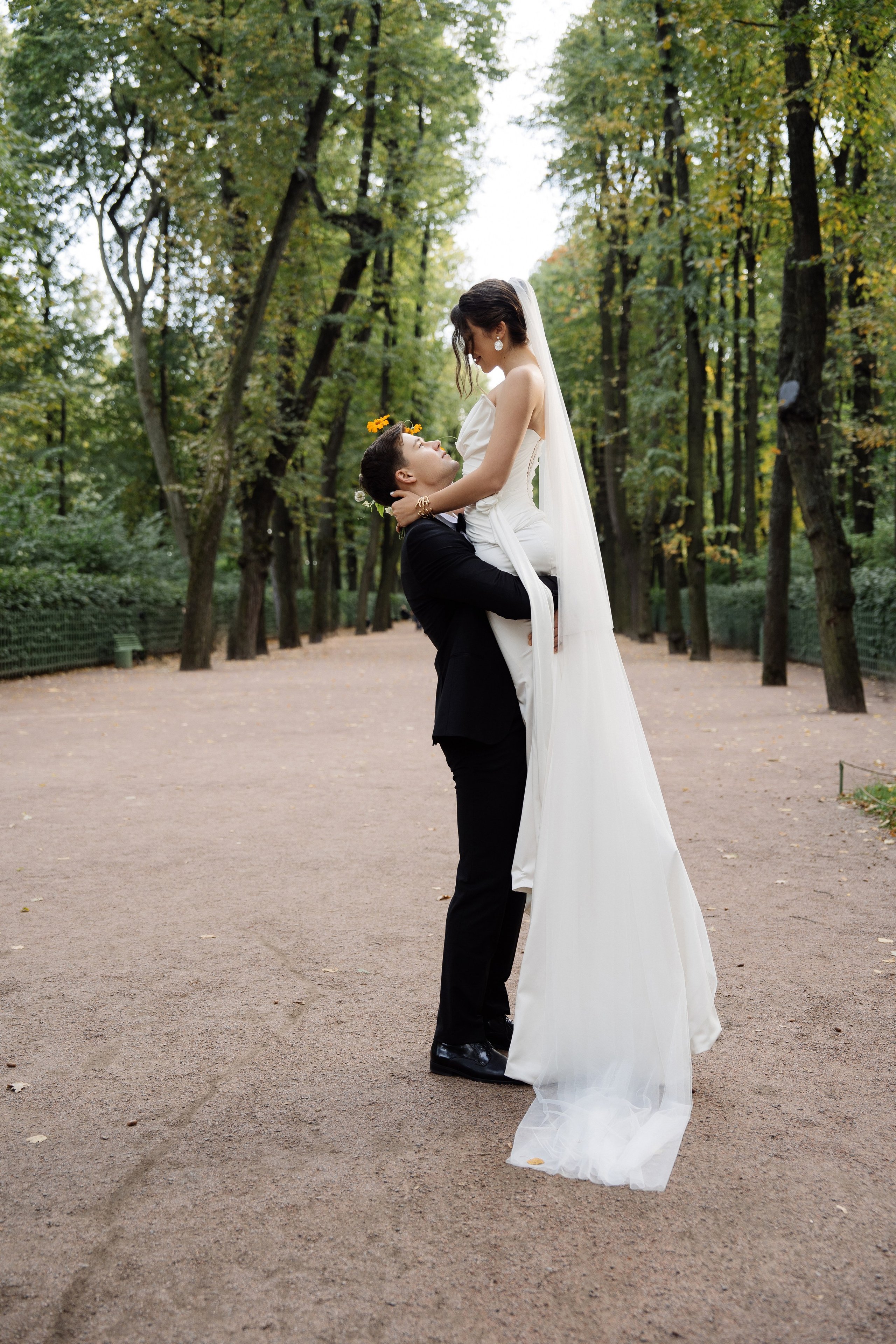 Оранжевая свадьба в гребешках. Свадебный фотограф организатор в Санкт-Петербурге Ассоль Опарина
