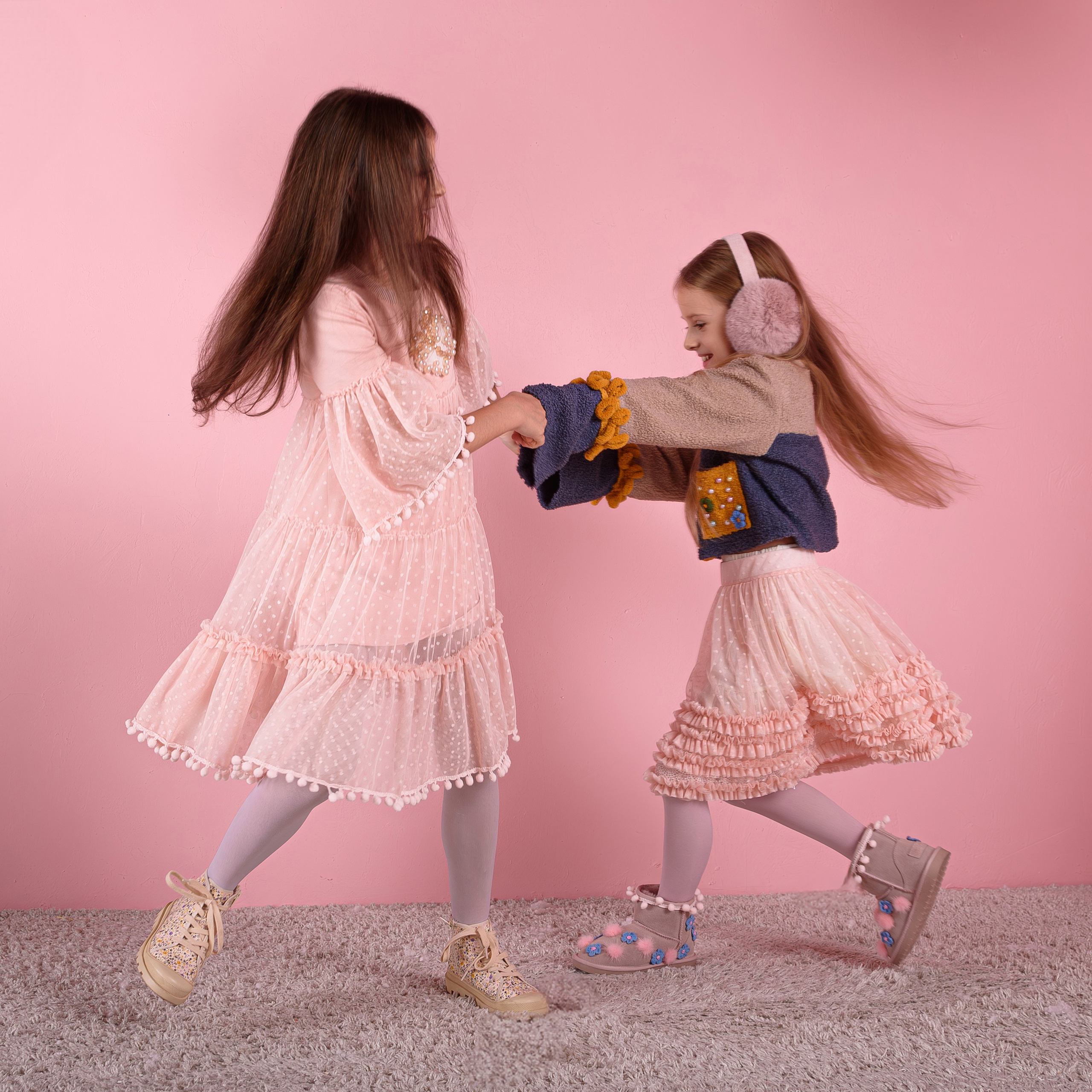 Групповая студийная фотосессия в Сочи девочек-моделей от 5 до 12 лет. Детский студийный фотограф Сочи