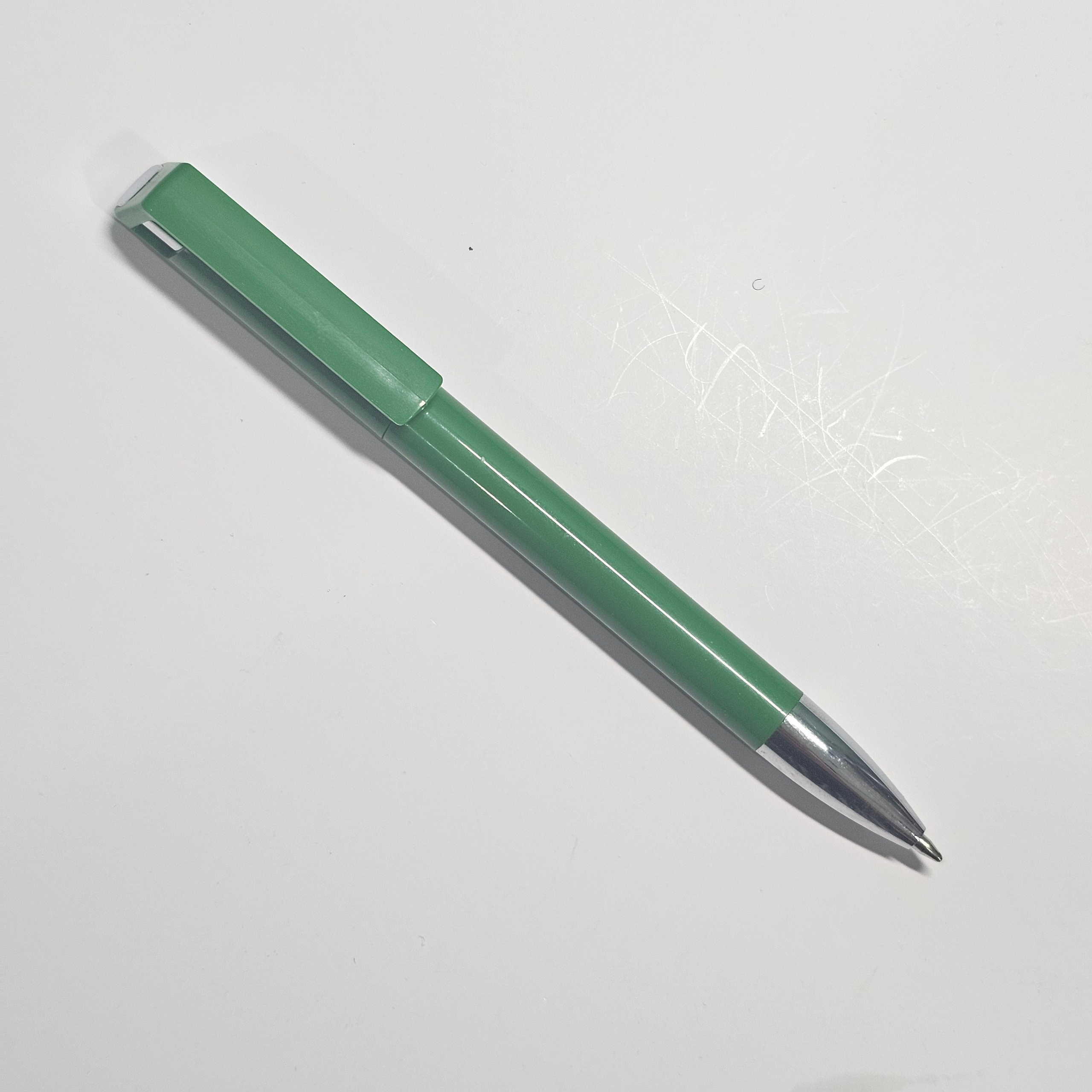 Ручки. MEMENTO.Выпускные альбомы, школьные, юбилейные и другие книги. Ростов-на-Дону