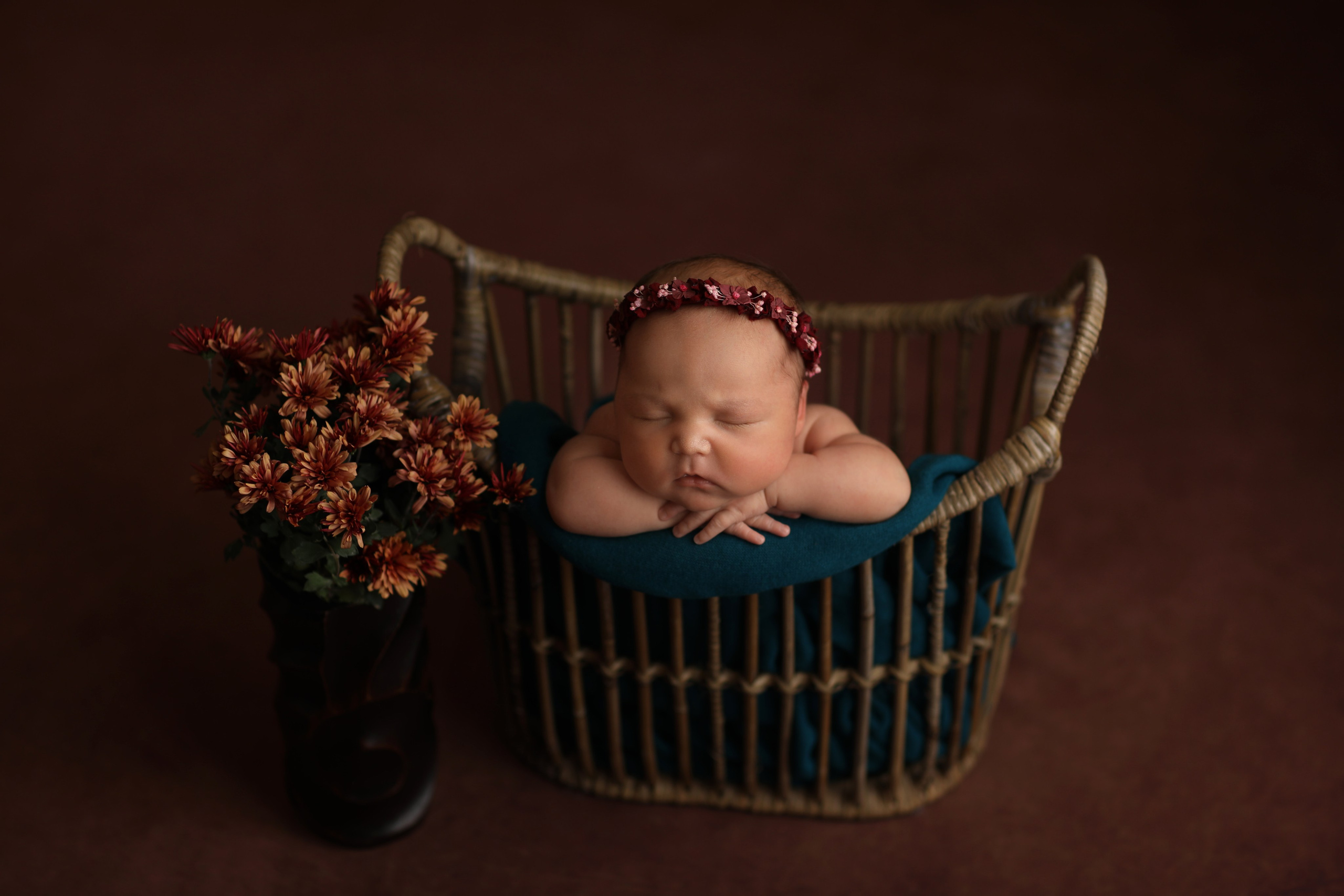 PH @anna_molodykh_newborn.almaty. Retoucher Aleksmokh