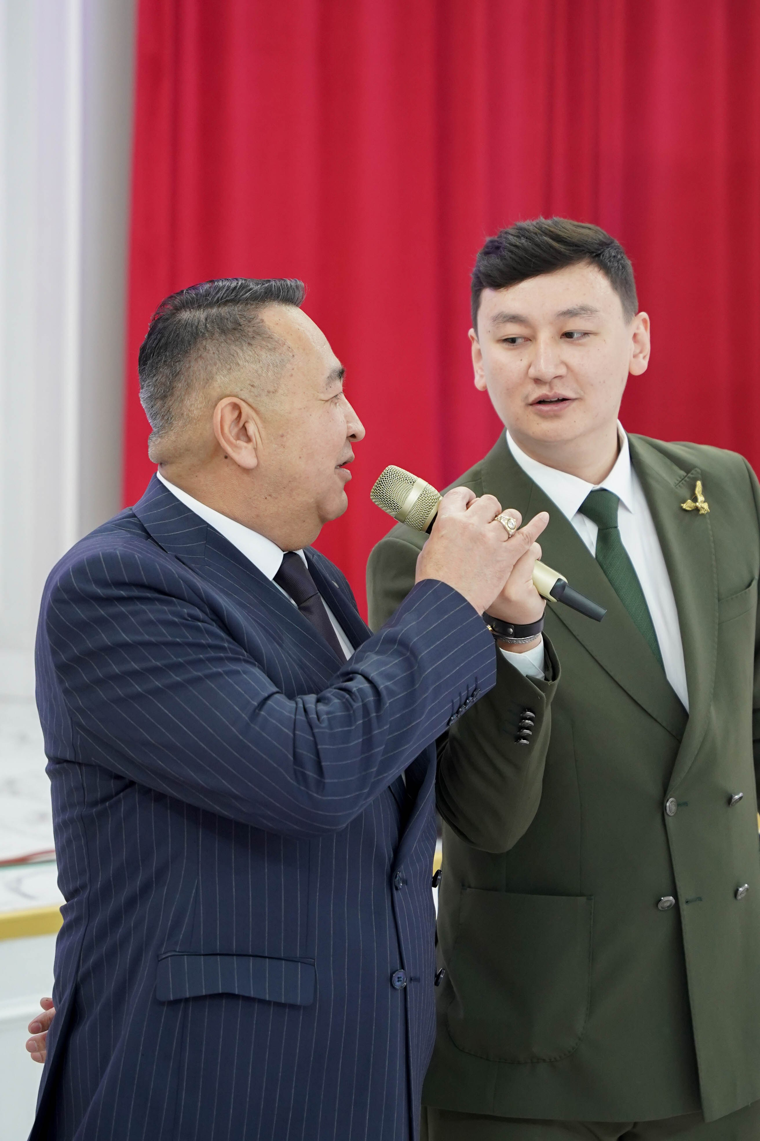 Dana uzatu. Фотограф Ернар Ержанов