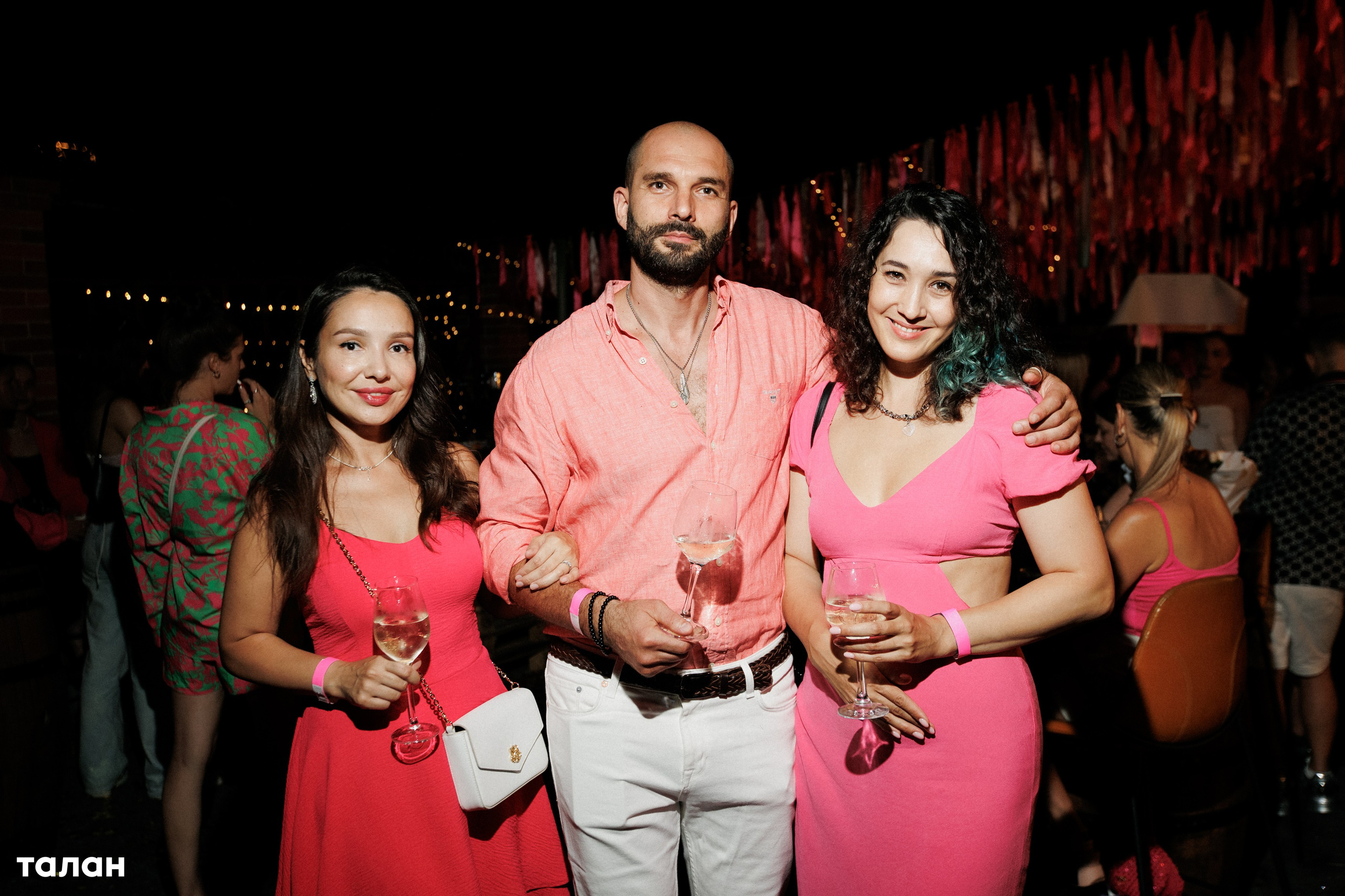 ВИНОТЕКА [бар+магаз] — BIRTHDAY PARTY. СВОИ. ФОТООТЧЕТЫ-СОБЫТИЯ-МЕСТА