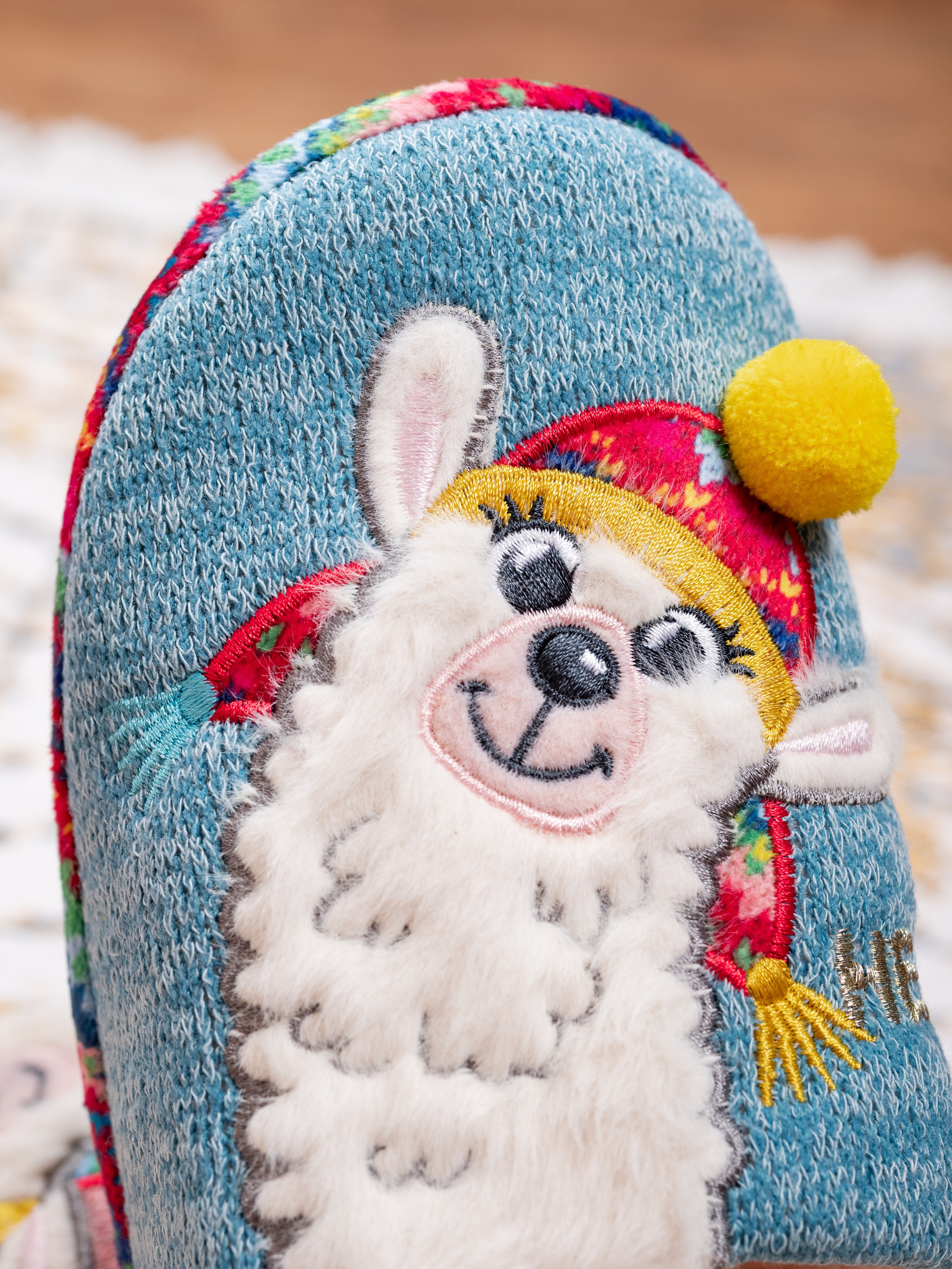 Тапочки. Предметный фотограф, фото для маркетплейсов Пятигорск, КМВ