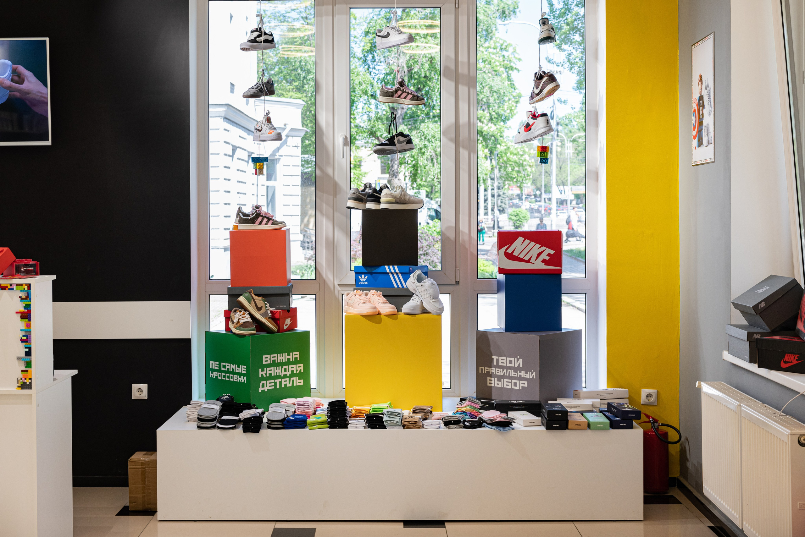 Магазин кроссовок. Предметный фотограф, фото для маркетплейсов Пятигорск, КМВ
