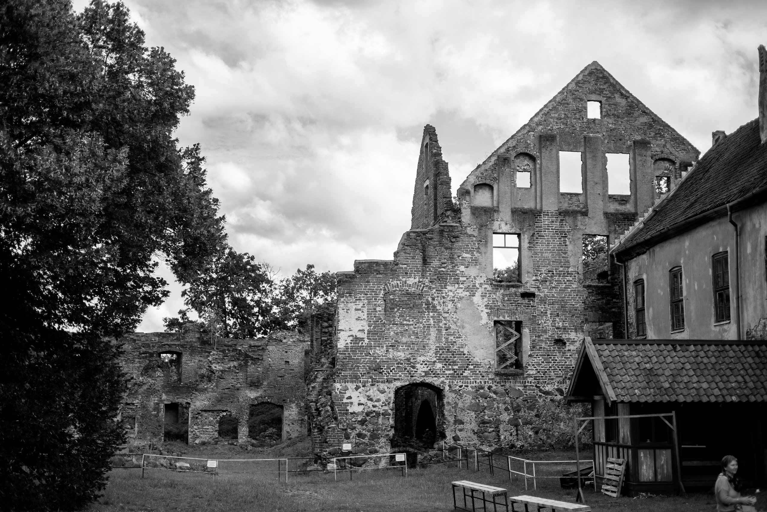 Николай и Ольга | Черняховск, Понарт, замок Инстербург. Фотограф Елена Медок Калининград