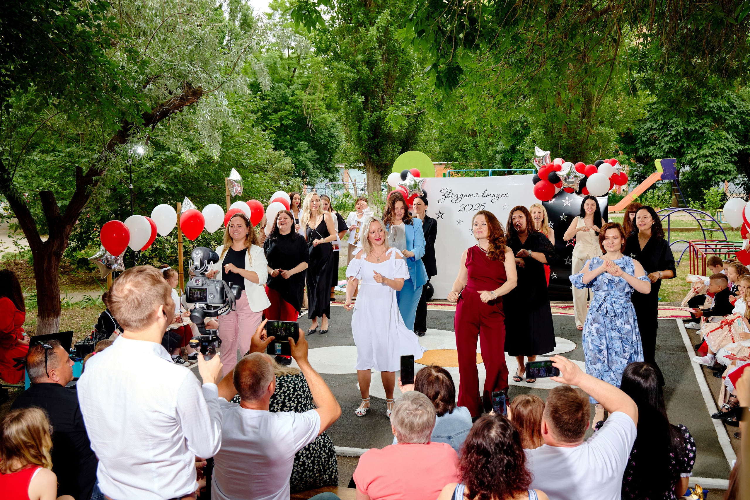 Выпускной 45 сад. Фотограф Выпускные альбомы Таганрог Сергей Коробченко