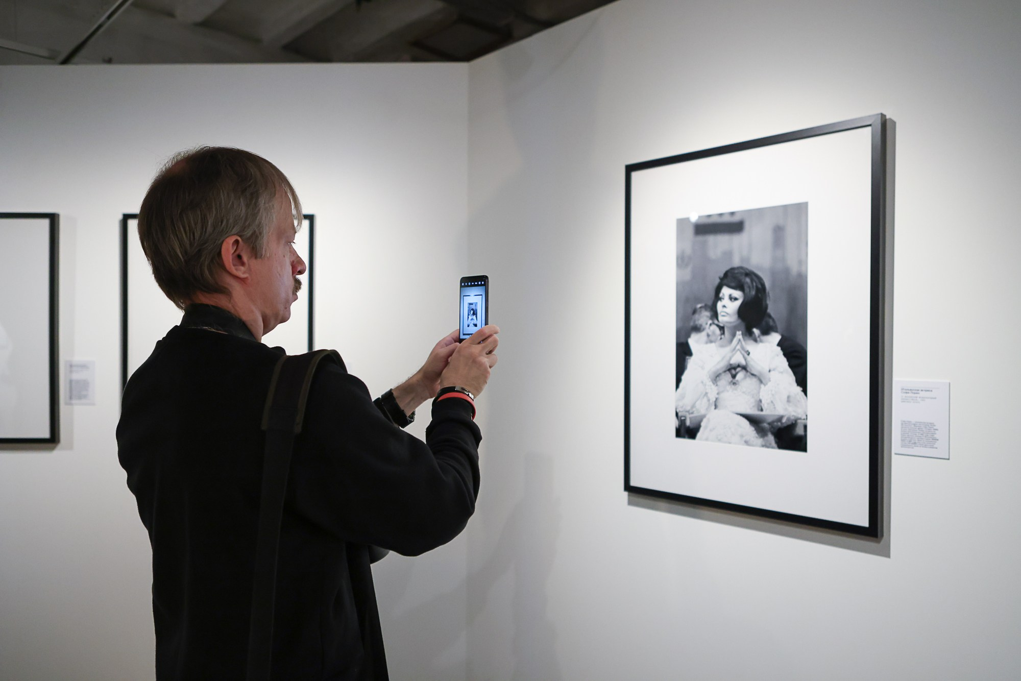 Игорь Кошельков.ЗВЁЗДЫ ОТТЕПЕЛИ. Репортажный, архитектурный, театральный и файн-арт фотограф Лена Мельникова в Москве