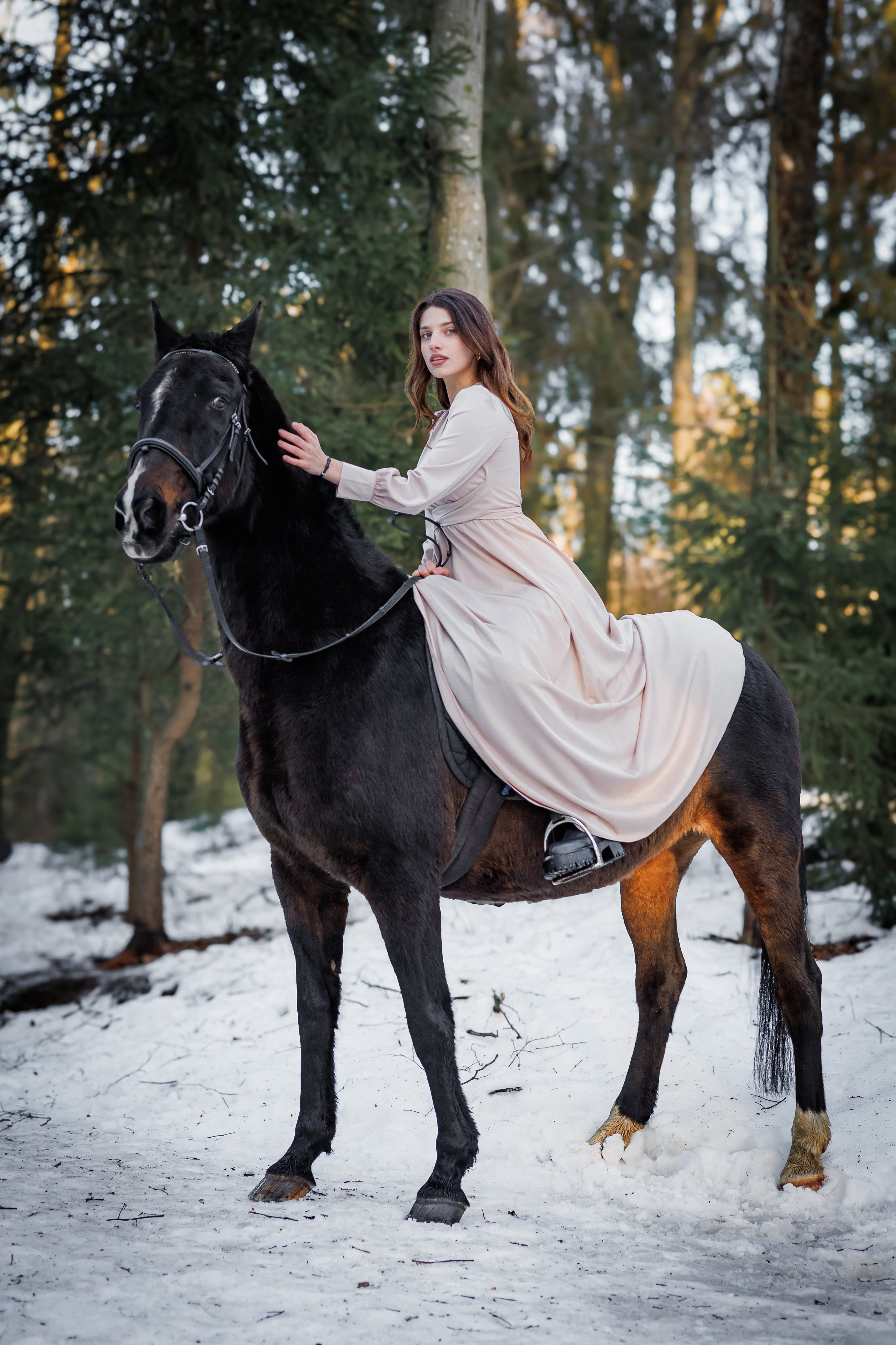 Илона. Фотопрогулка в Шуваловском парке на лошади. Портретный фотограф Панферова Регина г. Санкт-Петербург, г. Казань