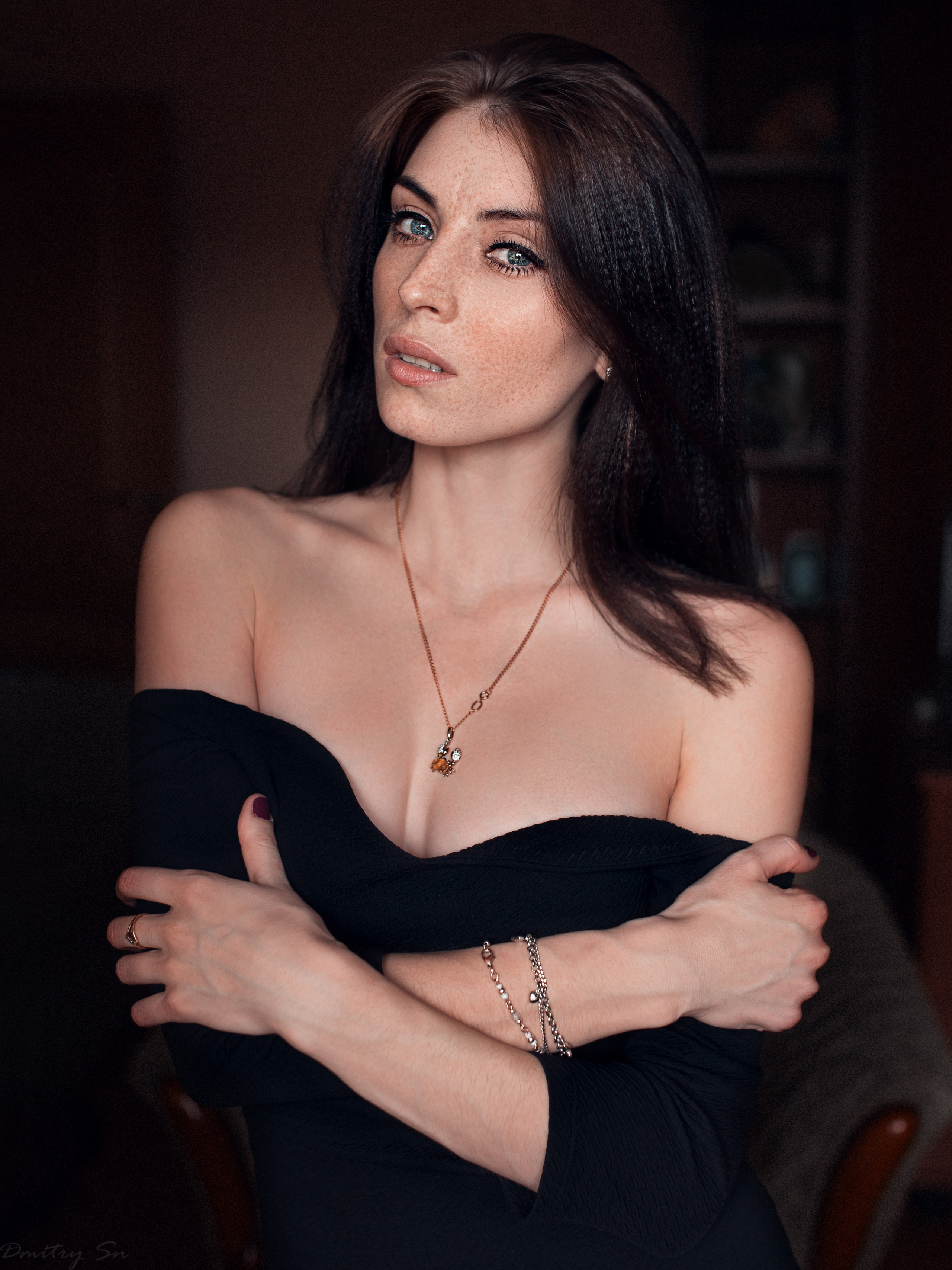 Портреты с Надеждой у окна для «себя»