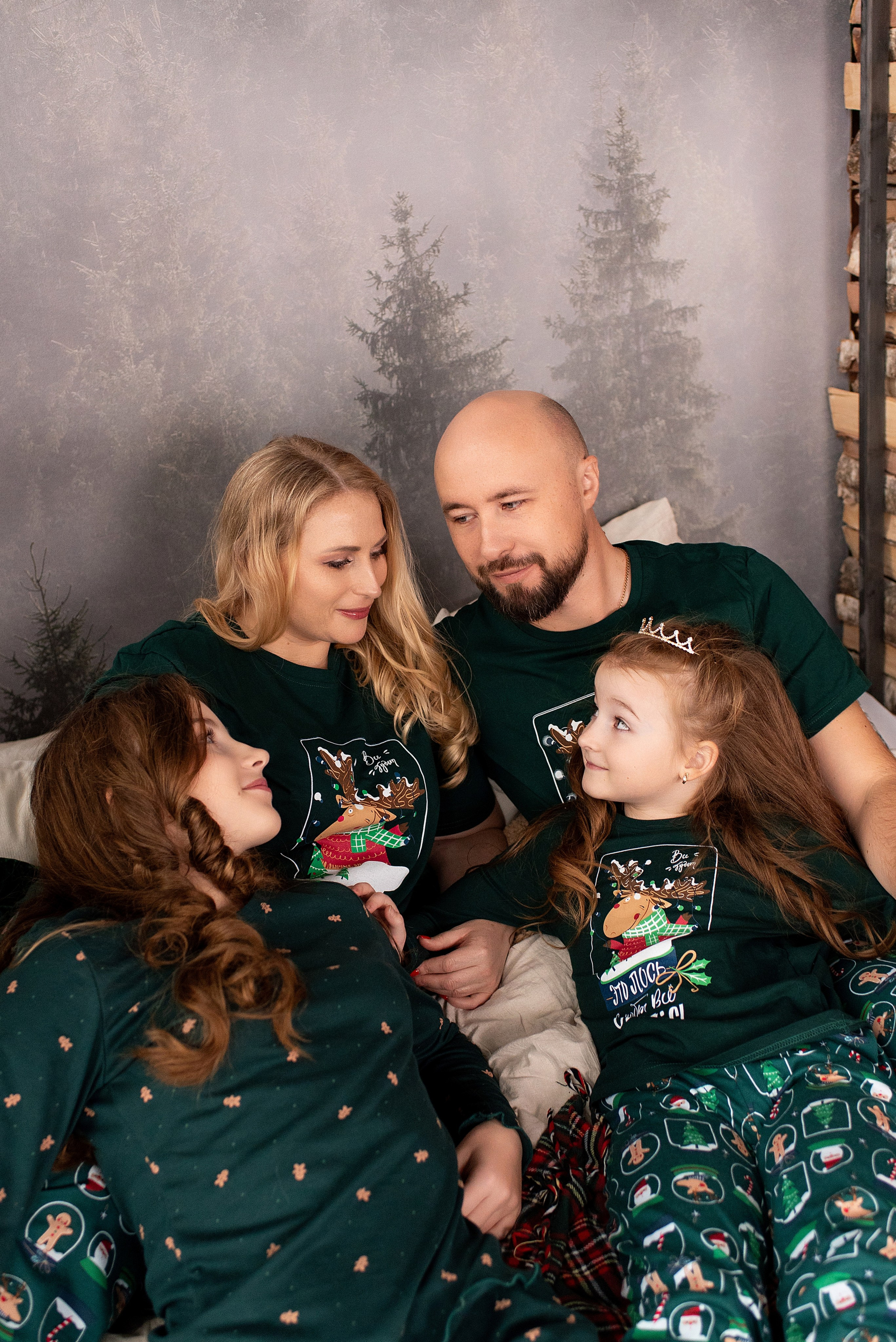 Алена с семьей. Марта Корженко — фотограф, контент фотограф, визуализатор бренда