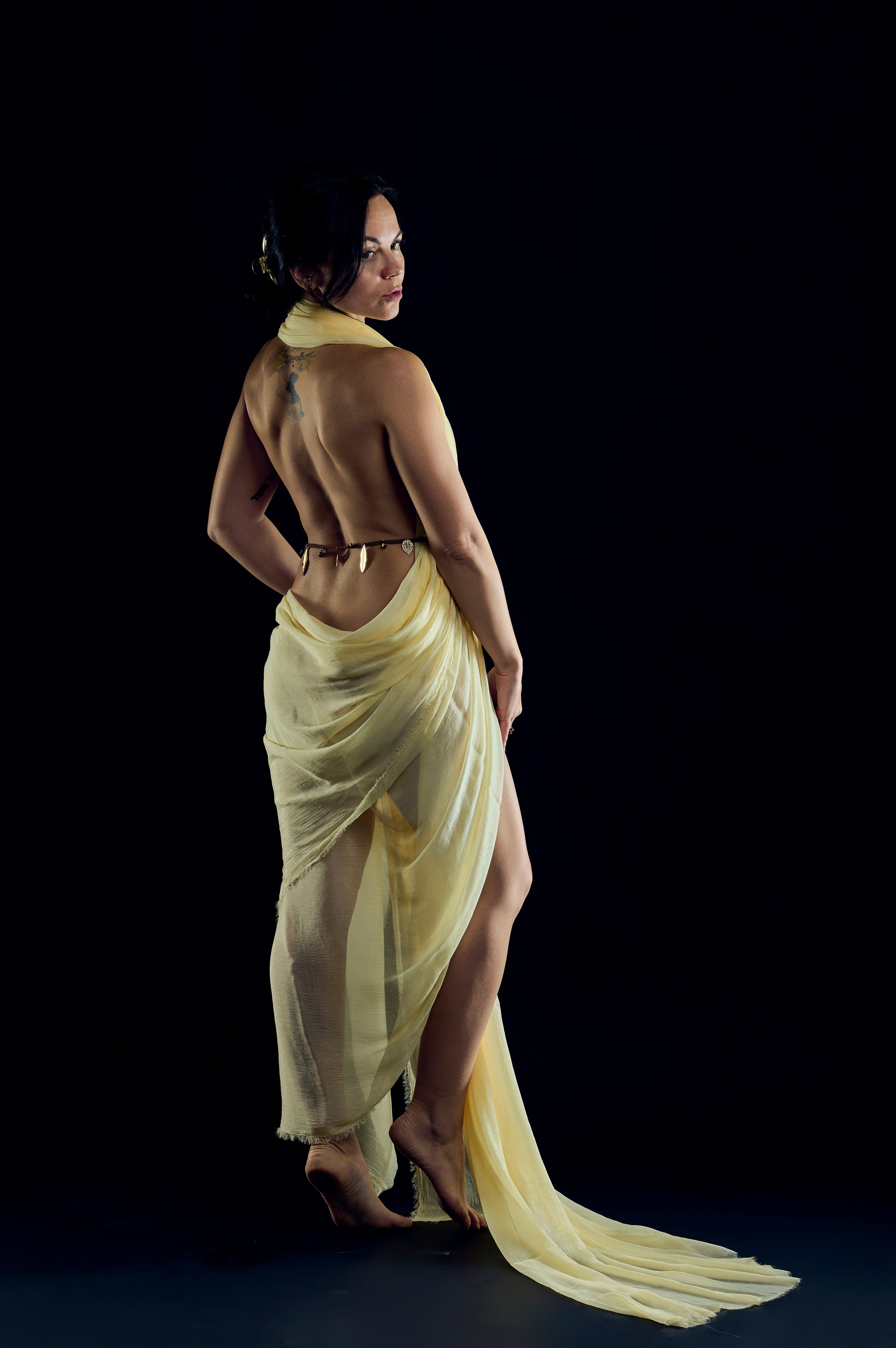 Елизавета в тканях. Портретный фотограф в Краснодаре Евгений Карпов