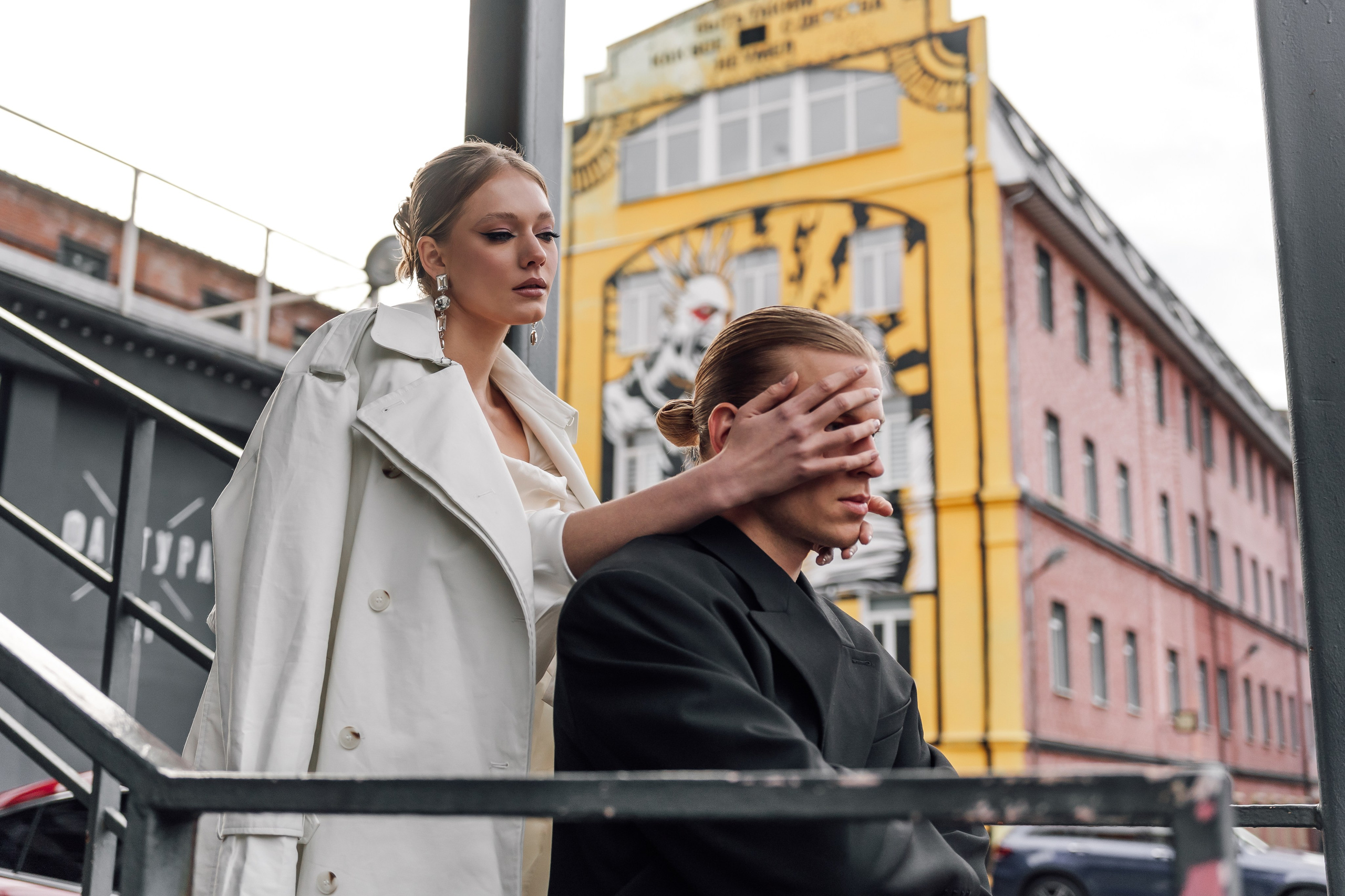 Свадебный фотограф Тамбов: пара в трендовых образах, съемка Павла Четверткова.