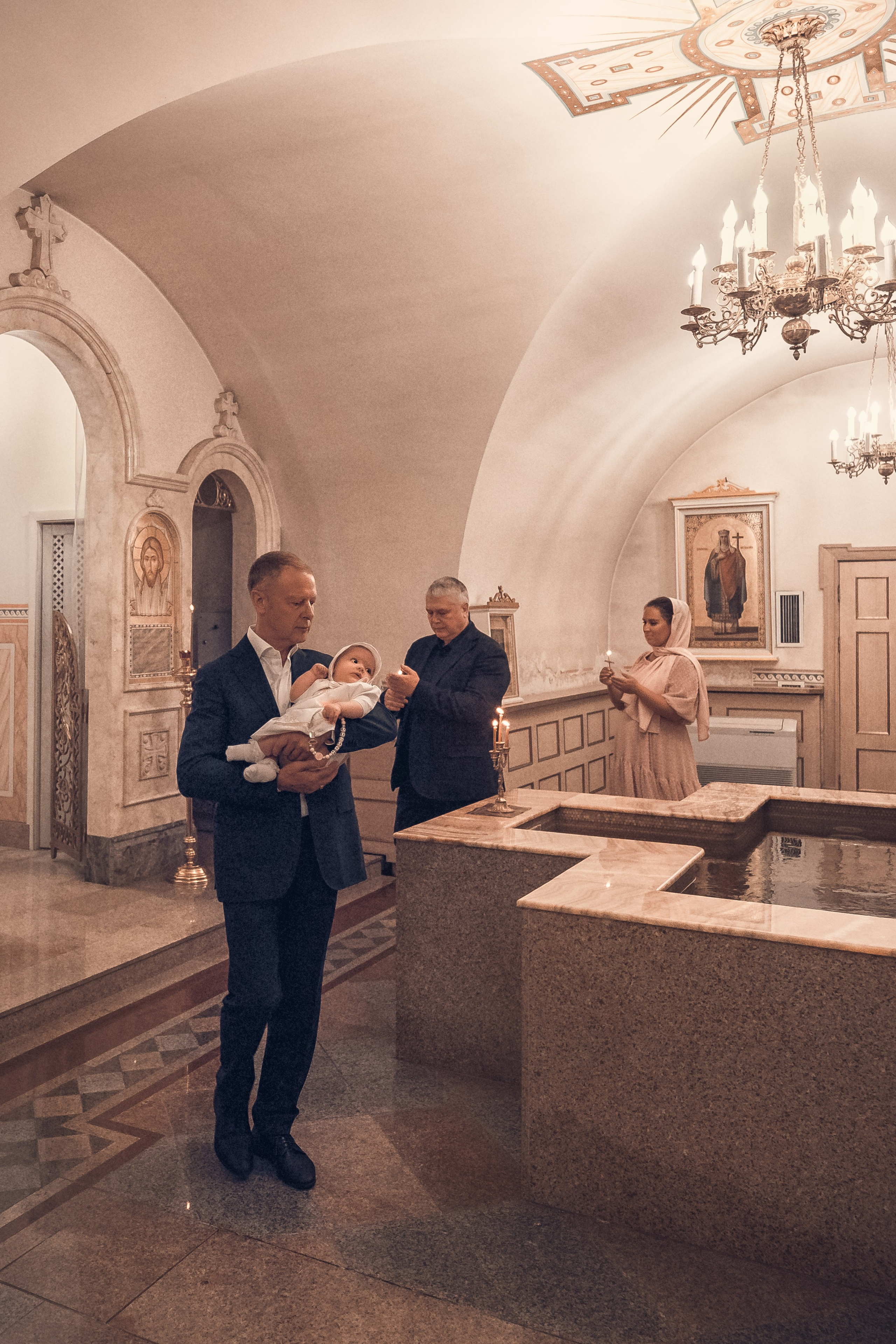 Крещение Алисии Санкт-Петербург, Свято Троицкая Лавра. Фотограф на крещение и венчание Ирина Доценко