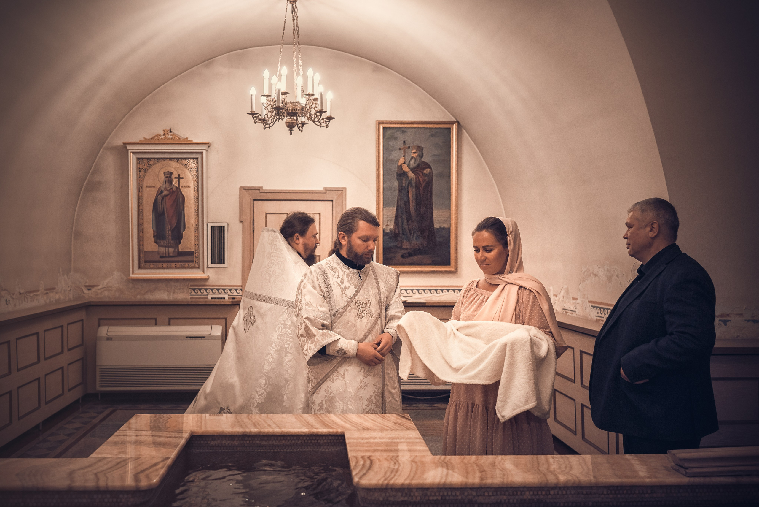 Крещение Алисии Санкт-Петербург, Свято Троицкая Лавра. Фотограф на крещение и венчание Ирина Доценко