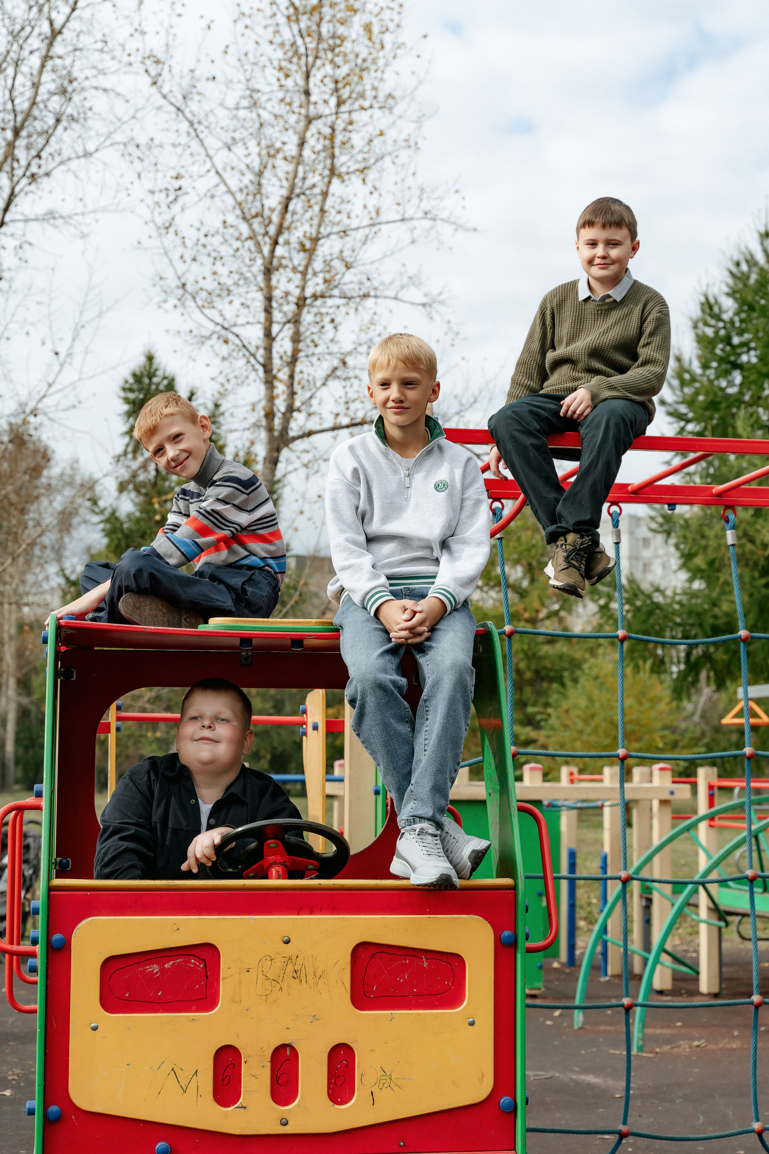 Фотосессия осенью в парке. 4 класс. Фотограф Ким Наталья в Красноярске