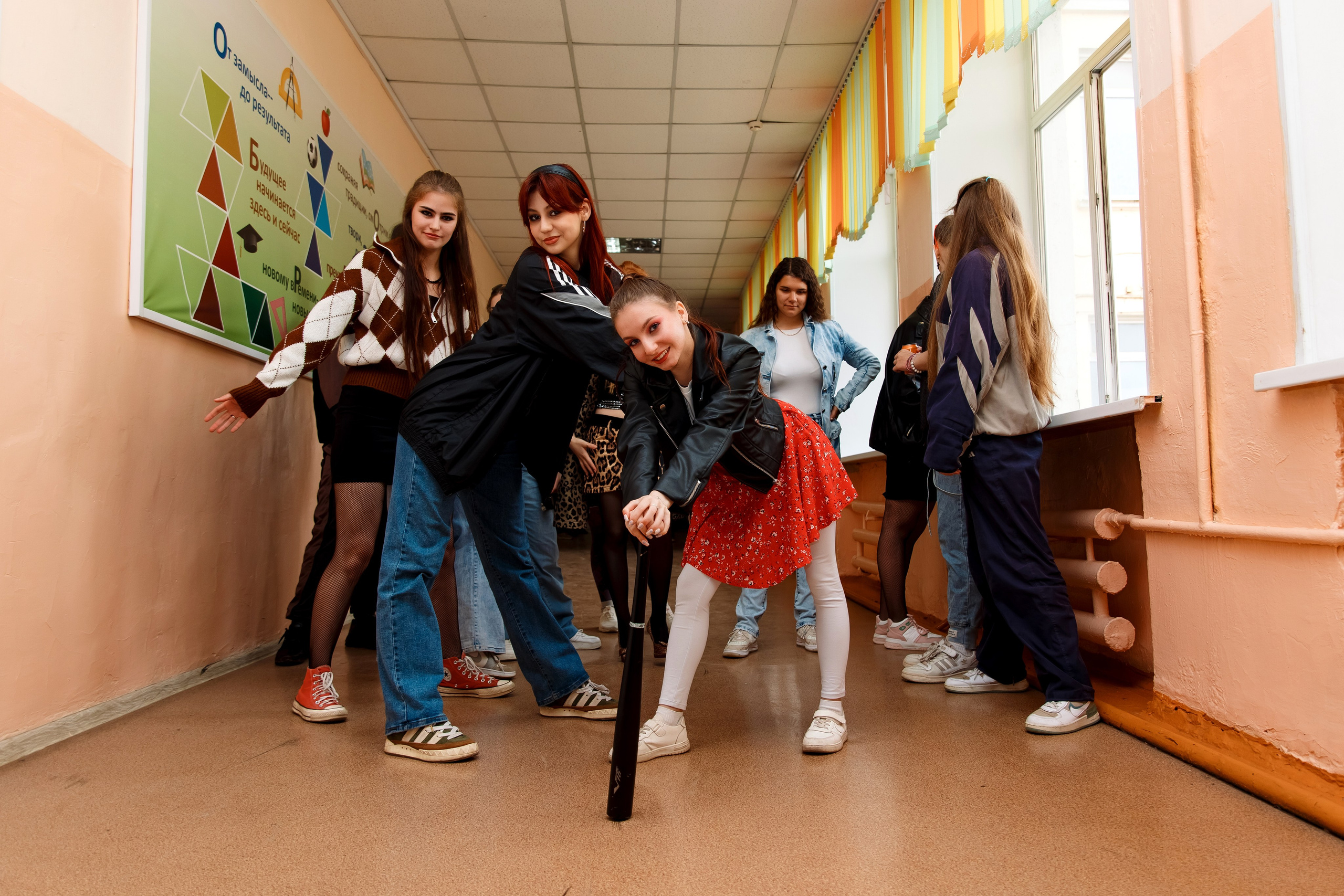 11 класс день не послушания в школе. Фотограф Любовь Корниенко, Примоский край