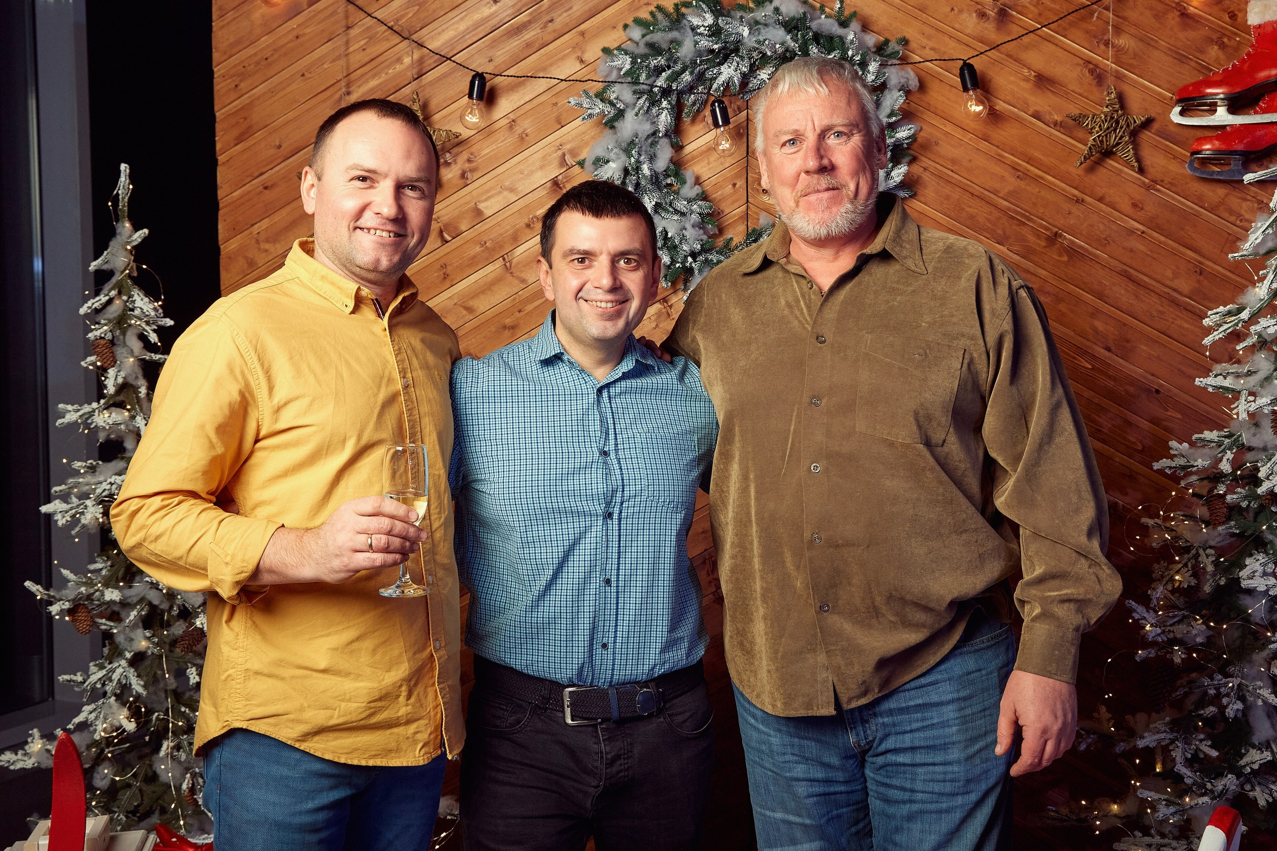 Транс-Инвест / Новогодний корпоратив на территории автосалона. Антон Артюшин, портретный фотограф. Москва