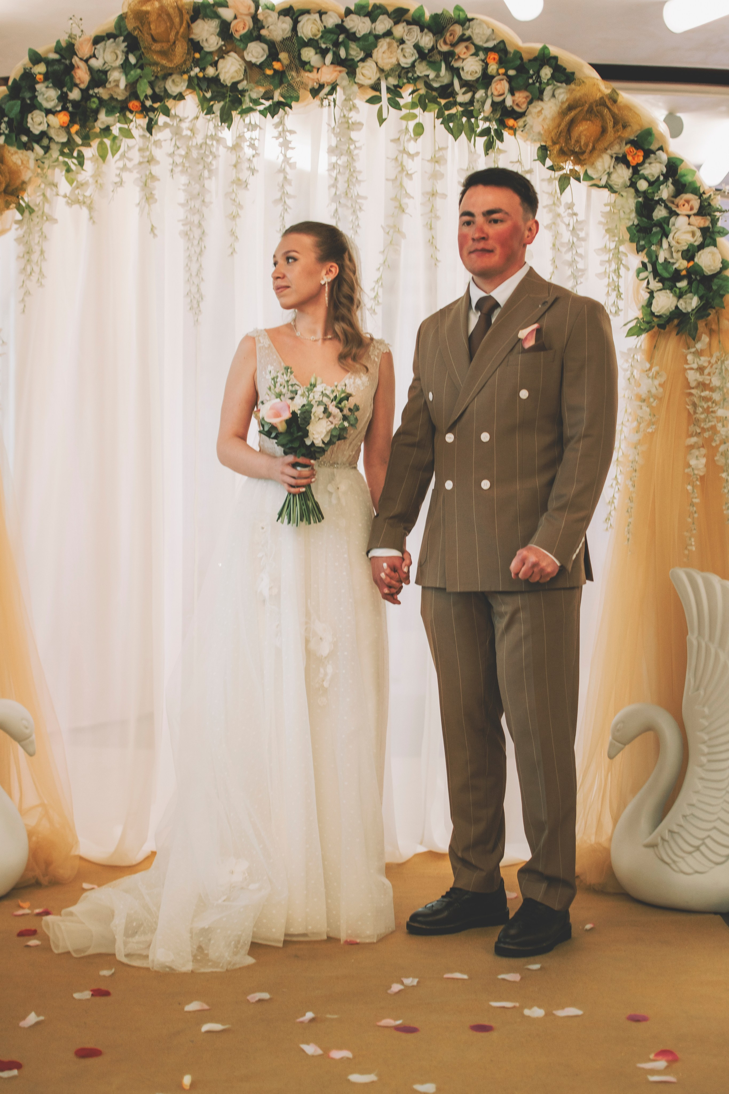 Альберт и Анастасия (Студийная фотосессия, роспись в ДК Нефтяник + фотосессия с гостями). Семейный и свадебный фотограф Губкинский и Ставрополь