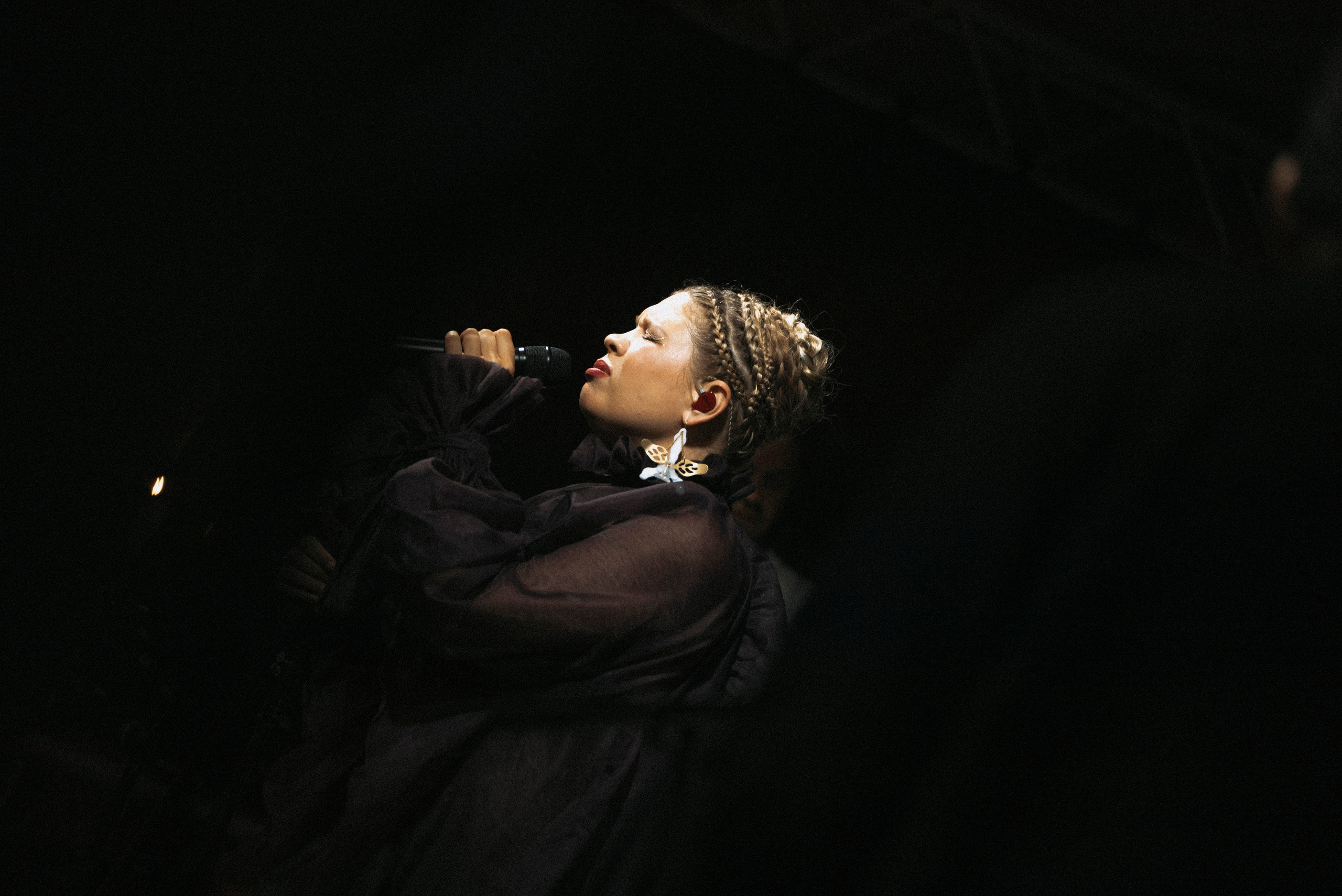 2024. Стрит-фотография, полная абсурда, идиотизма и красоты