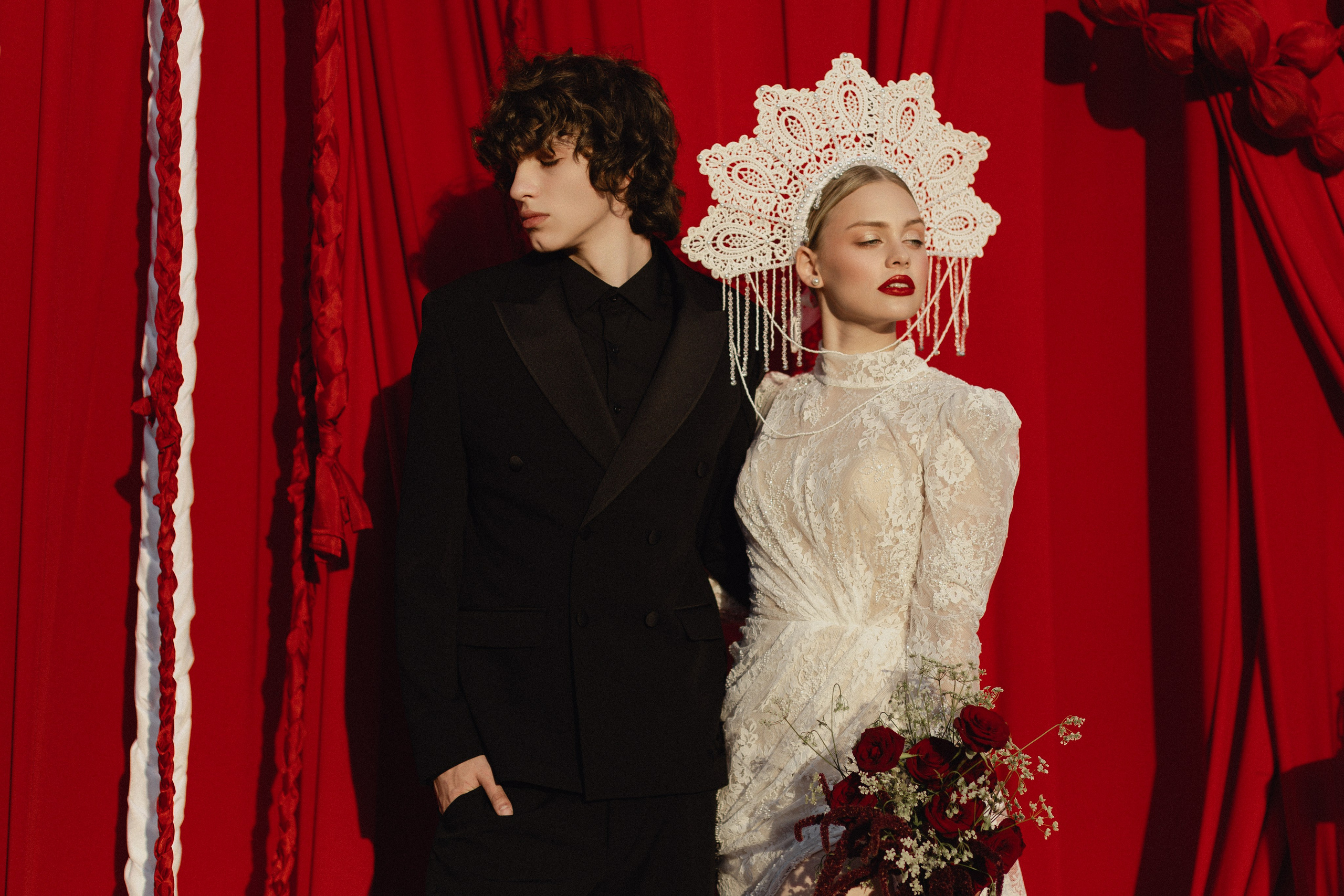 Портретная фотосессия на закате в Сочи, профессиональный фотограф, мягкий свет, естественная обработка, атмосферное фото для личного бренда и Instagram.