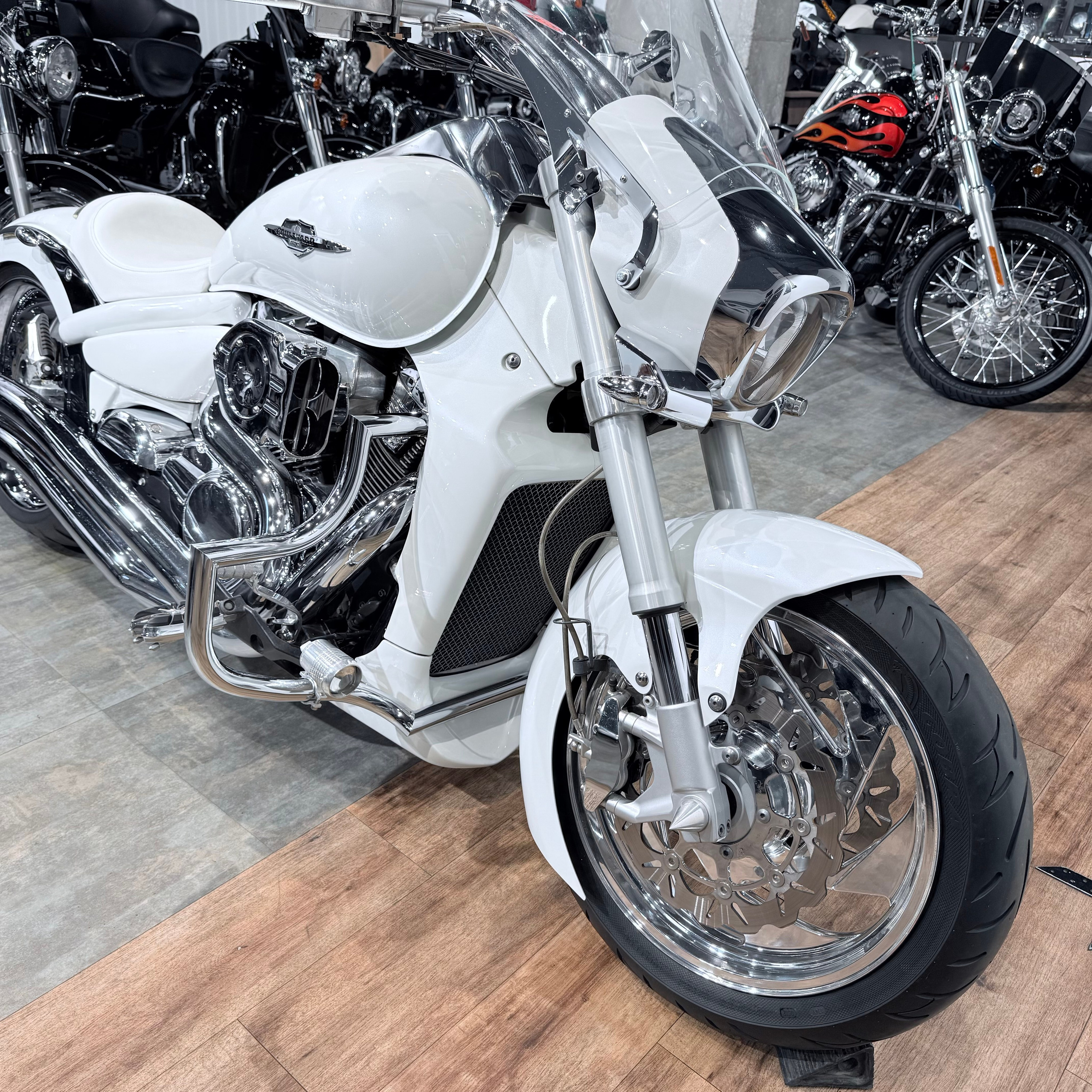2007 SUZUКI М109R Whitе Hunter. Hello Davidson, Москва. Только хорошие мотоциклы…