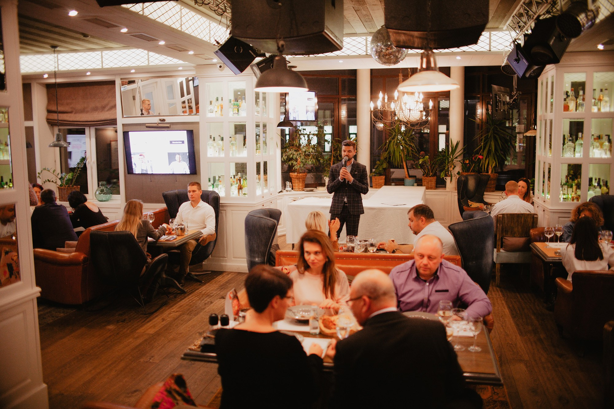 Площадка «Варвара бар». Ваш репортажный фотограф Артемий Антонов