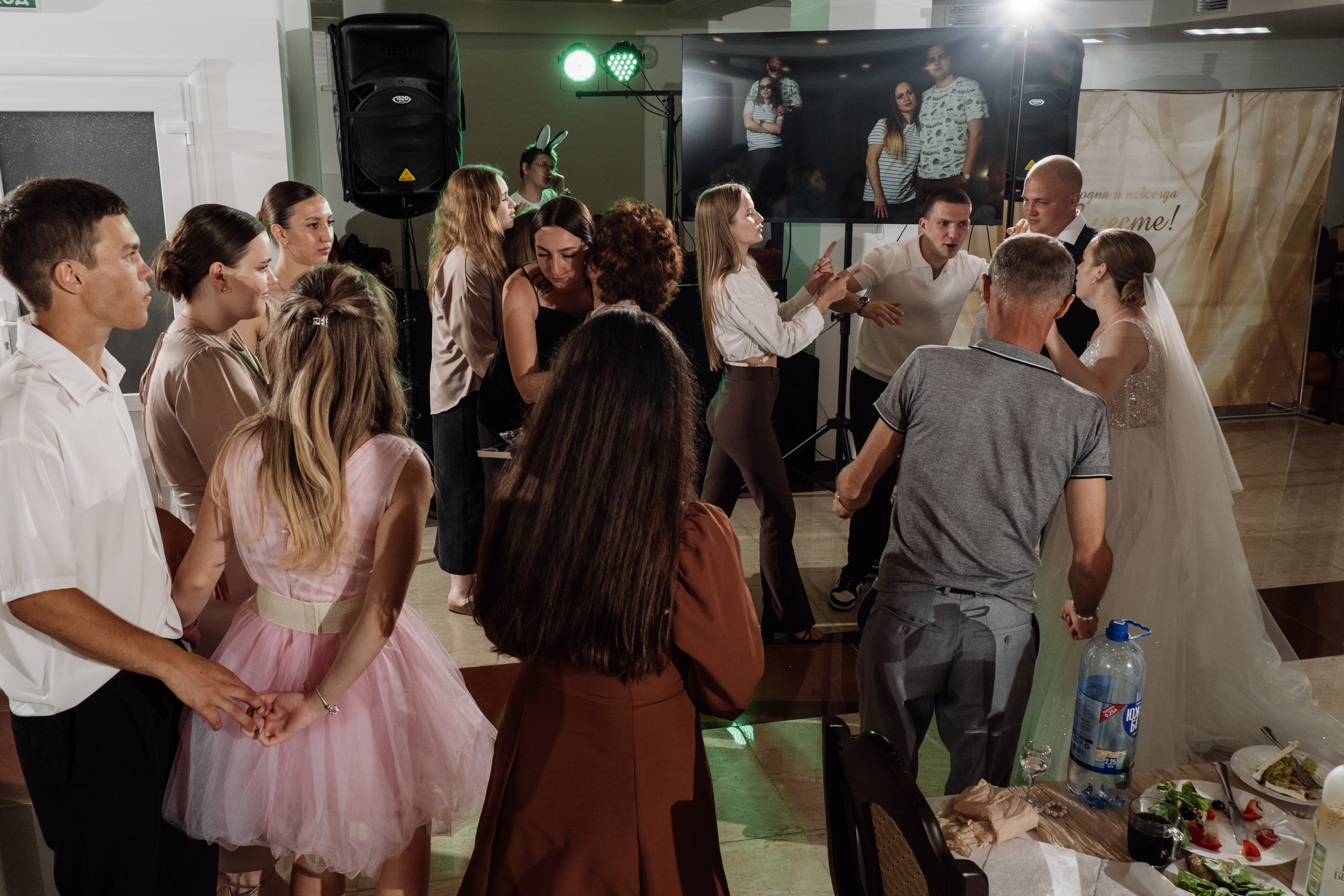 Свадебный ретопртаж. Профессиональная фотосъемка в Крыму. Натуральные эмоции и живые кадры. Забронируйте дату прямо сейчас!