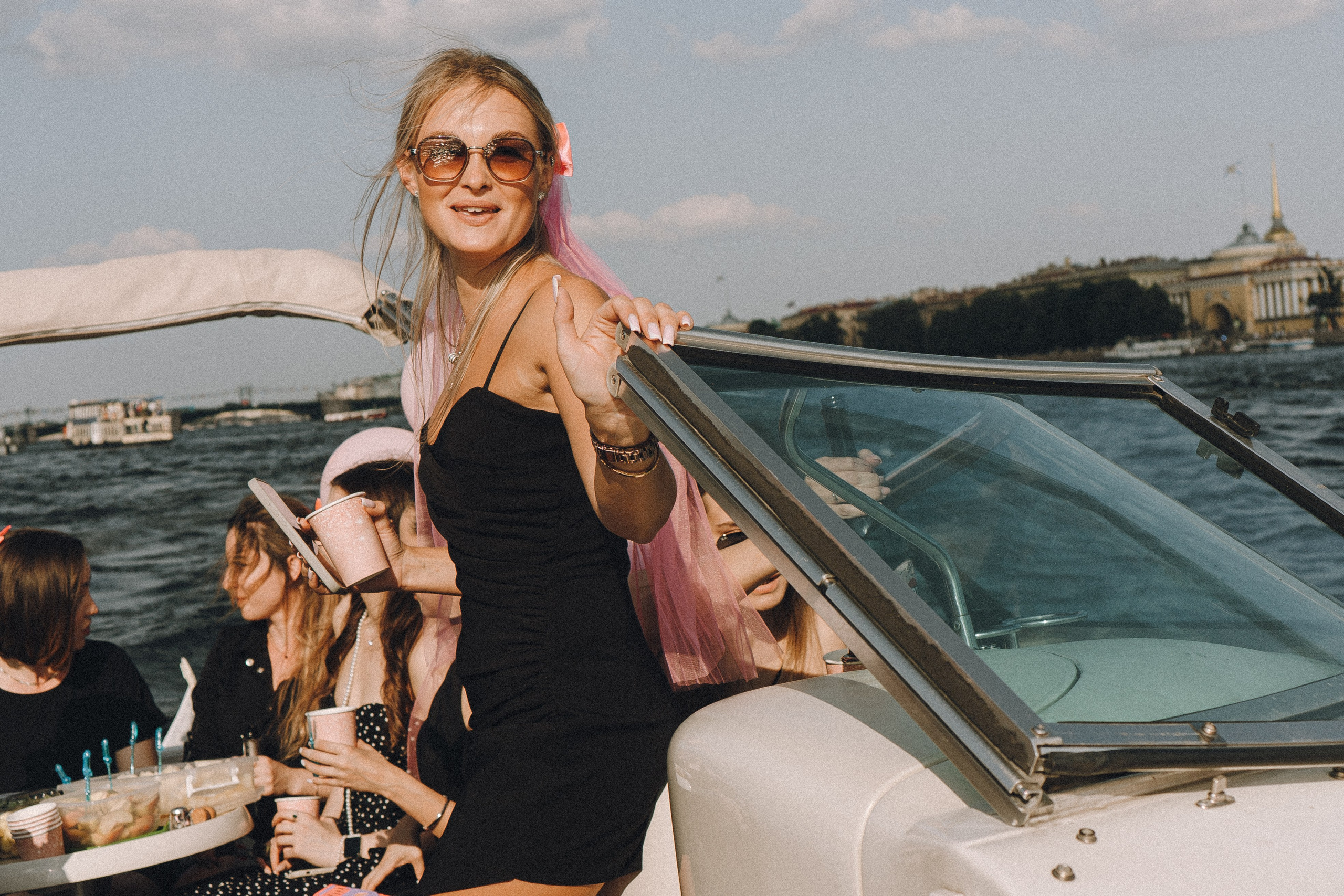ДЕВИЧНИК НА КАТЕРЕ. Профессиональный фотограф, Санкт-Петербург — Виктория Богомолова