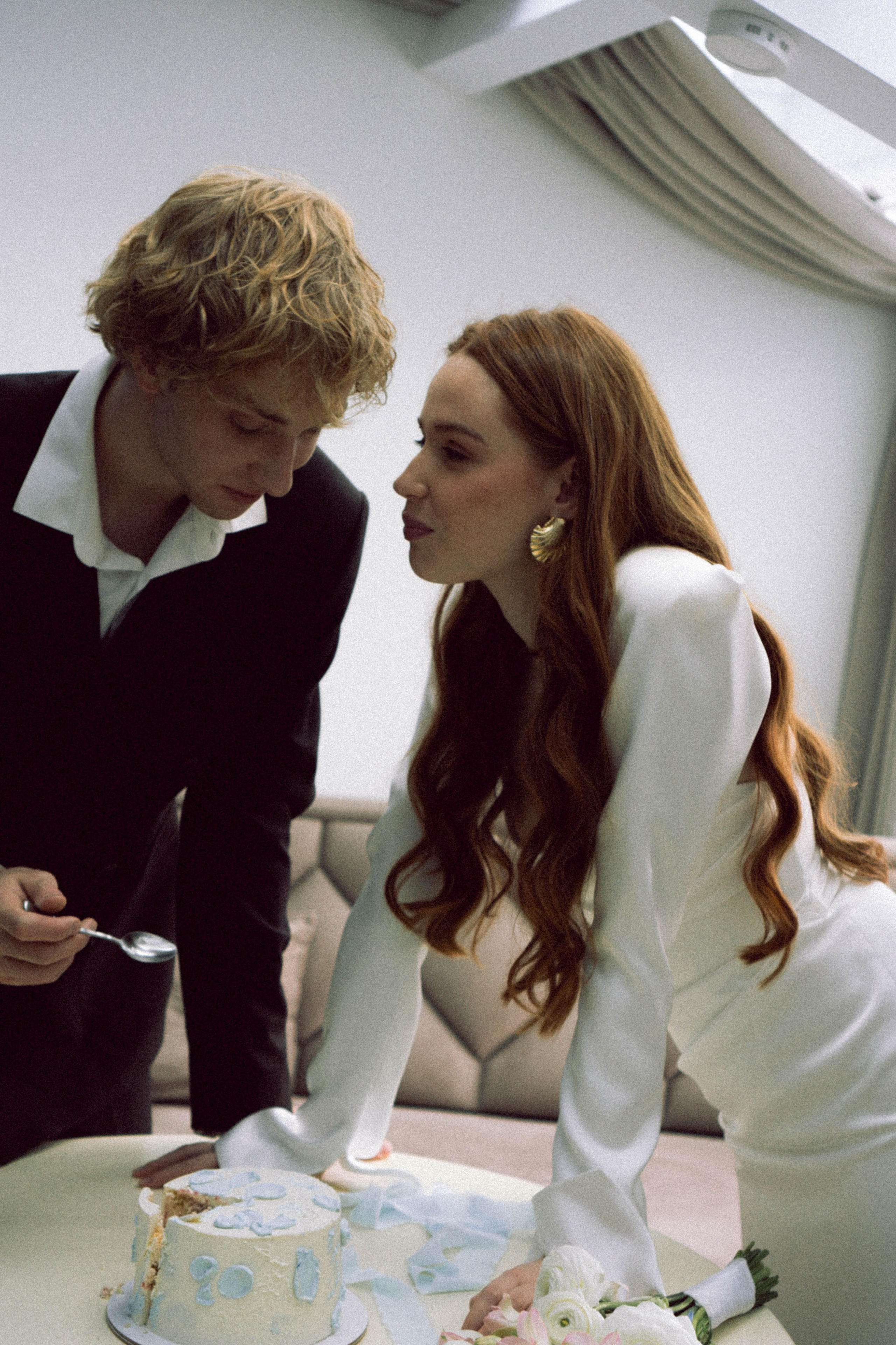 СВАДЕБНАЯ СЬЕМКА В ОТЕЛЕ. СБОРЫ ЖЕНИХА И НЕВЕСТЫ И ТАКЖЕ ТОР И ПОДГОТОВКА К ПРОГУЛКЕ. Профессиональный фотограф, Санкт-Петербург — Виктория Богомолова