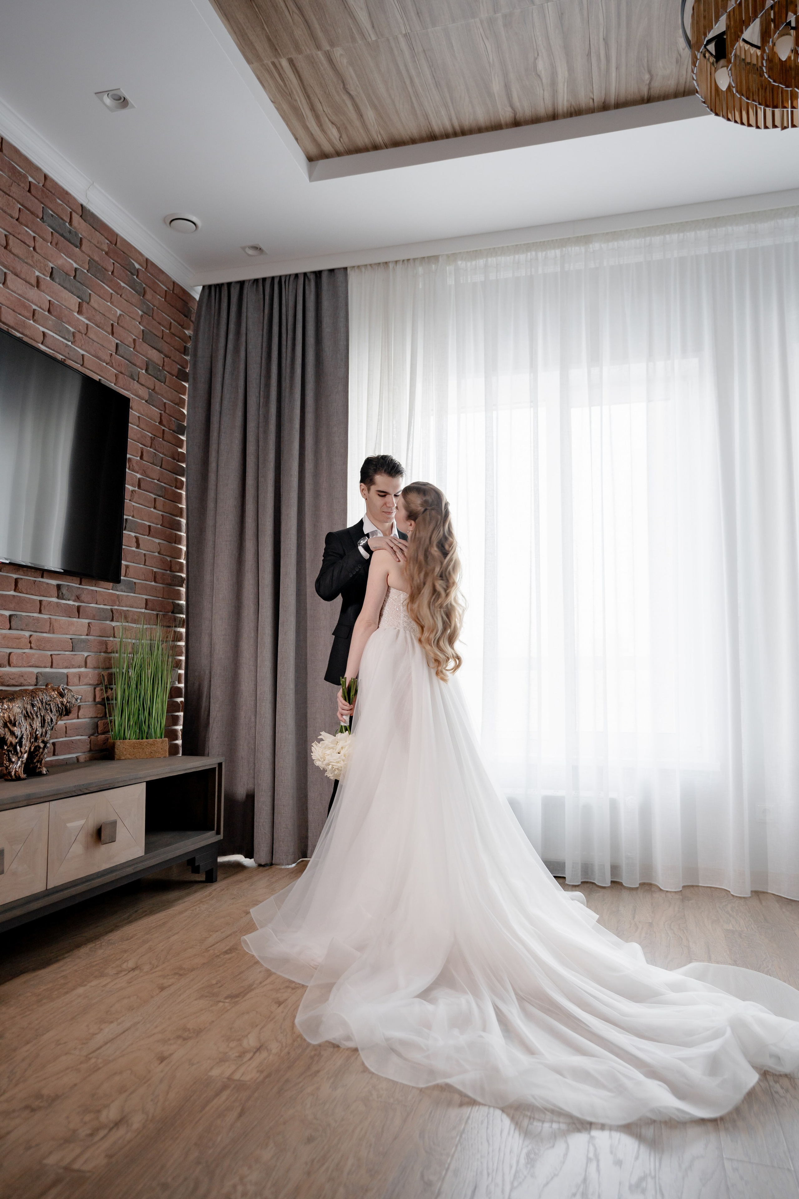 СВАДЕБНАЯ СЬЕМКА СБОРОВ В ОТЕЛЕ И ВЫЕЗД НА ЦЕРЕМОНИЮ (СНЯТО В СИБИРЕ В НИЖНЕВАРТОВСКЕ)М. Профессиональный фотограф, Санкт-Петербург — Виктория Богомолова