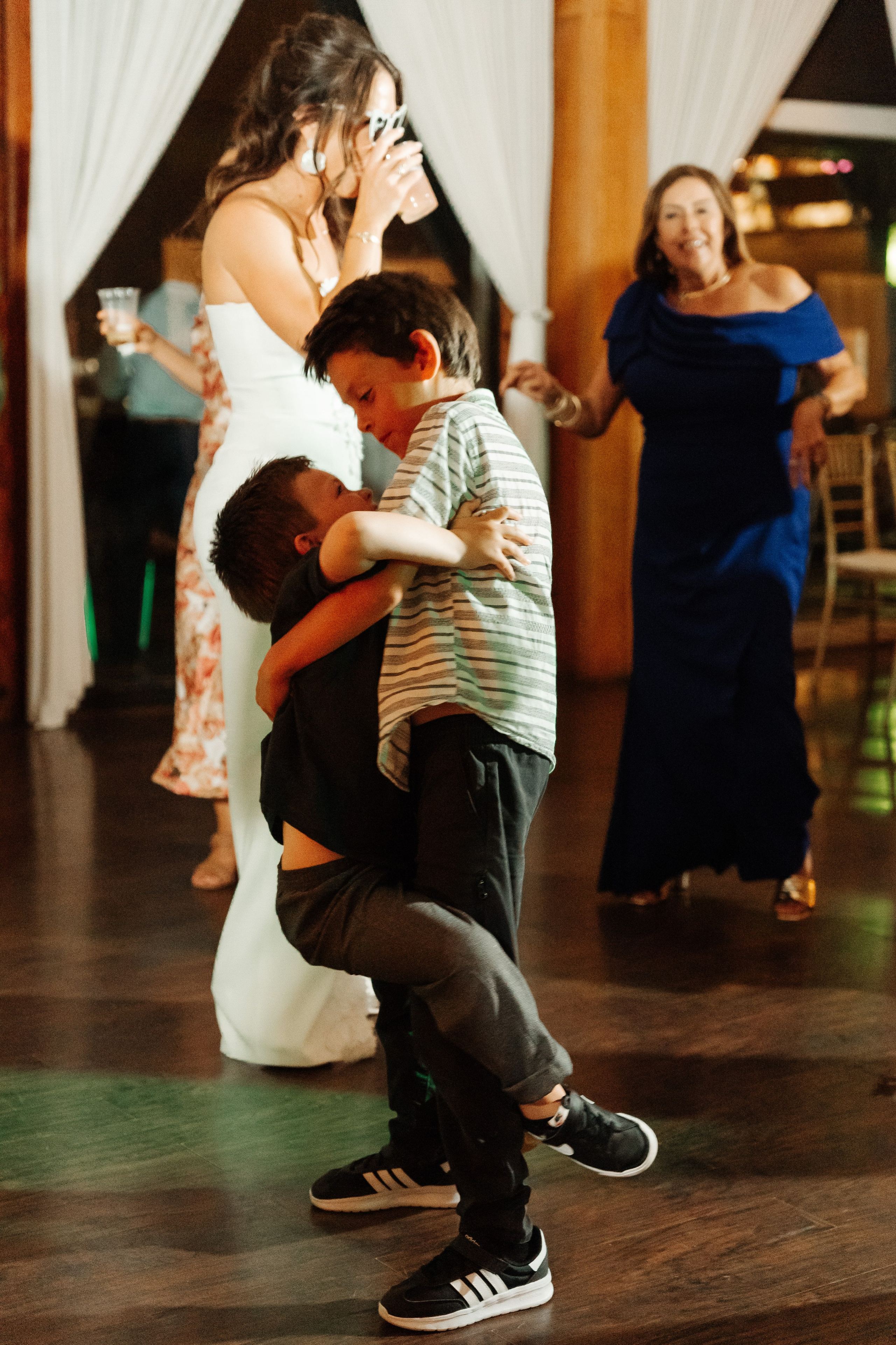 2025-08-16_BryanAmber. Ретушер Зенькевич Света