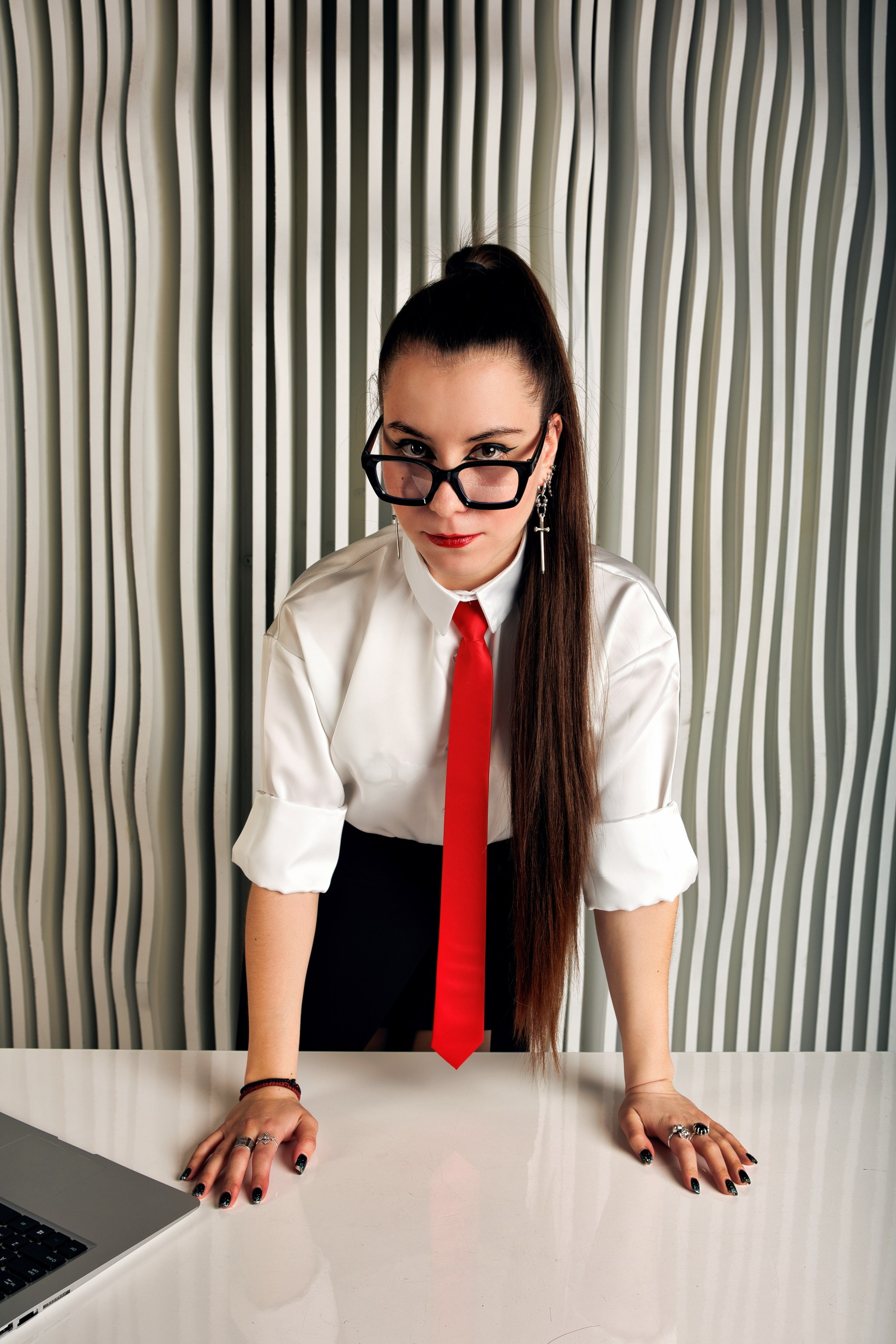 Даша. Офисная студийная фотосессия