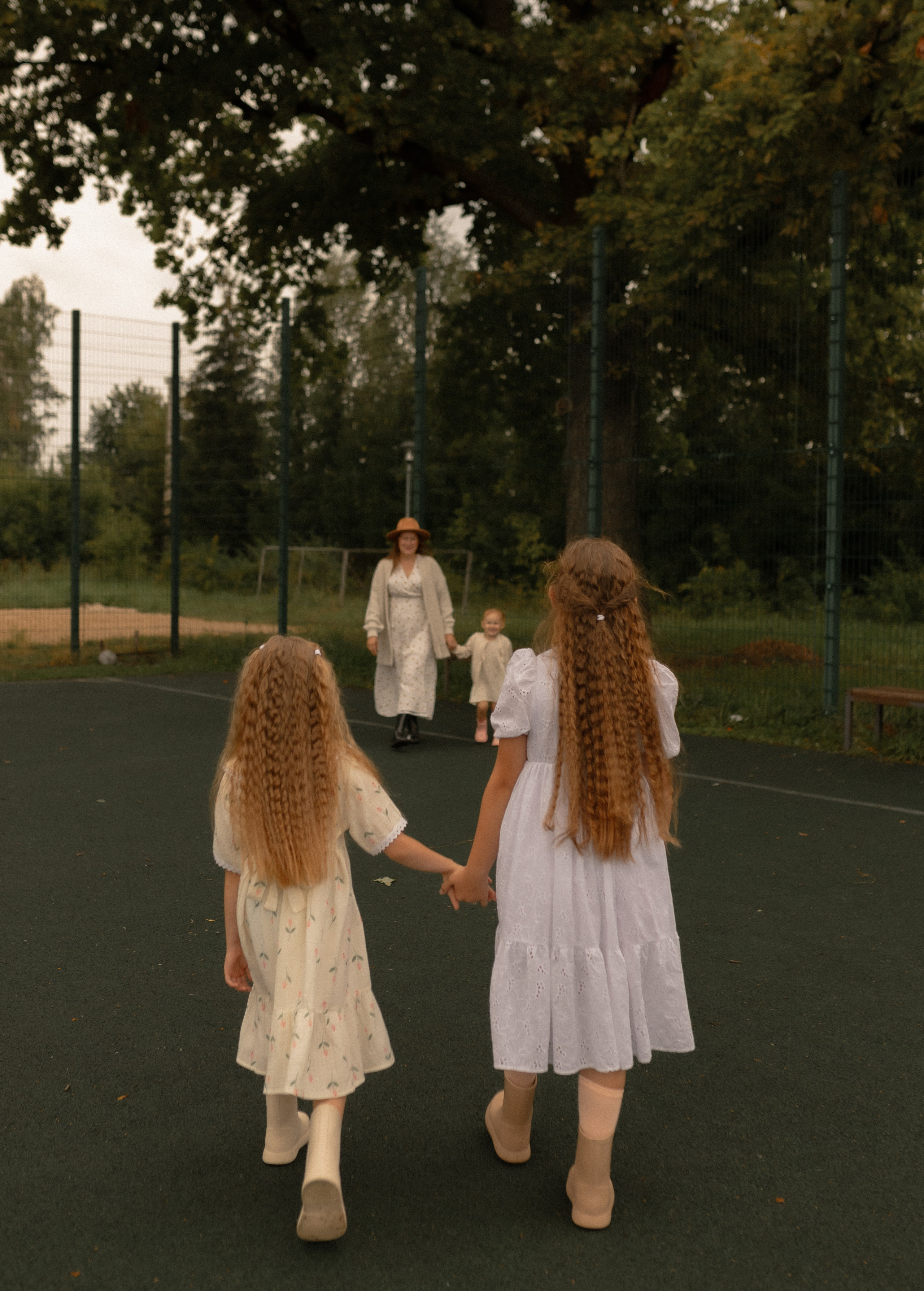 Мама Алина, Маша, Дина и Анечка. Фотограф Татьяна Семенова