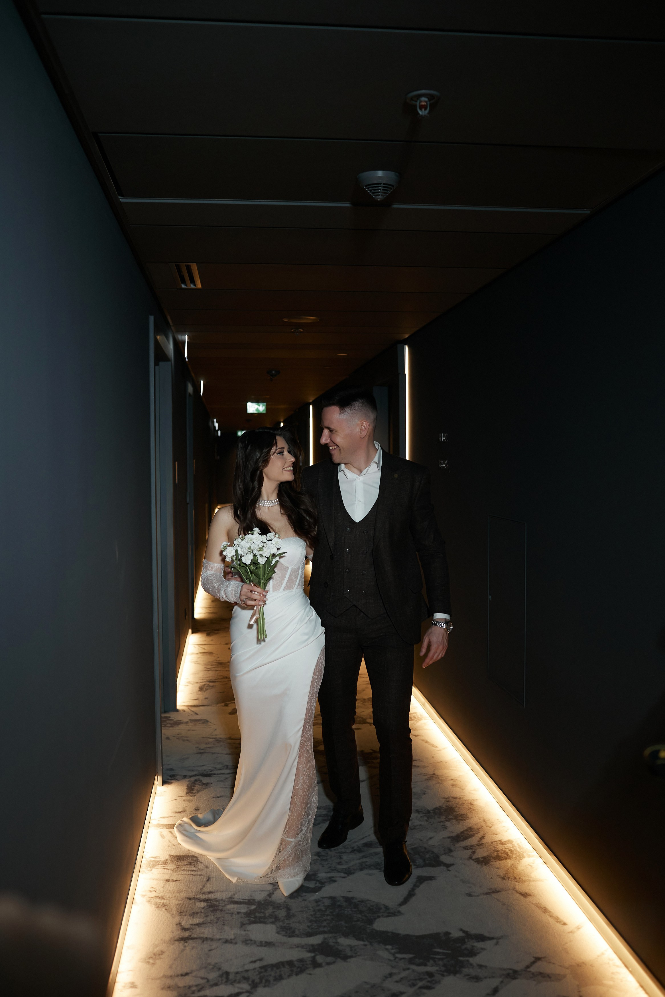 Кристина и Олег в отеле. Свадебный фотограф Москва Калуга