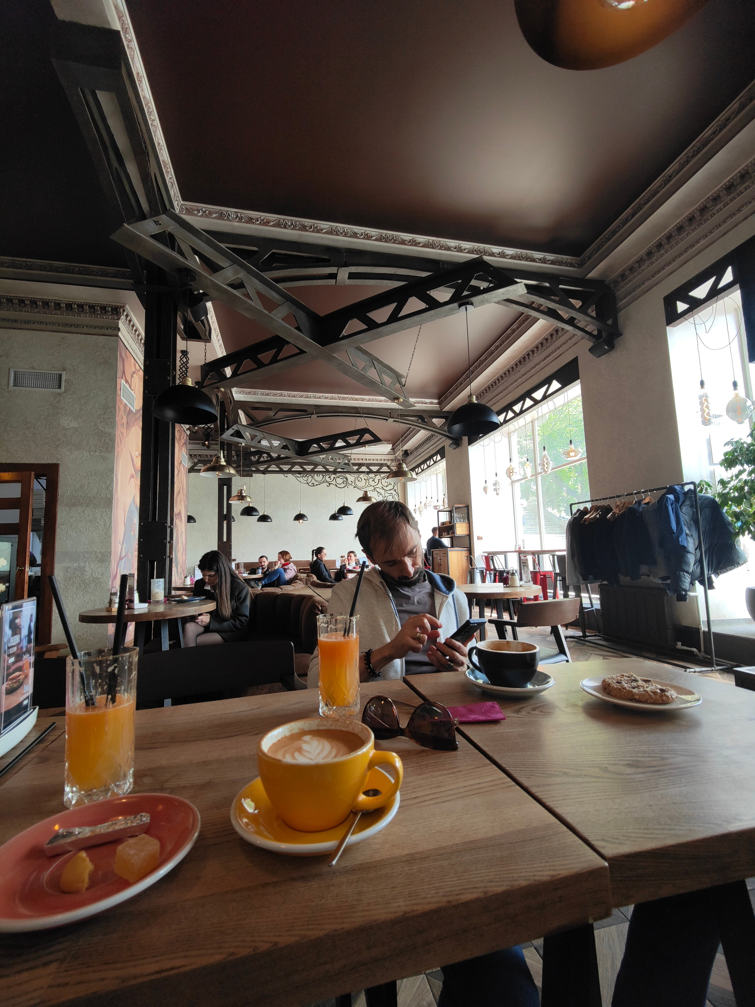 Остап Бендер, озеро Провалъ и стрит в солнечном Пятигорске. Фотограф-документалист Мария Осокина