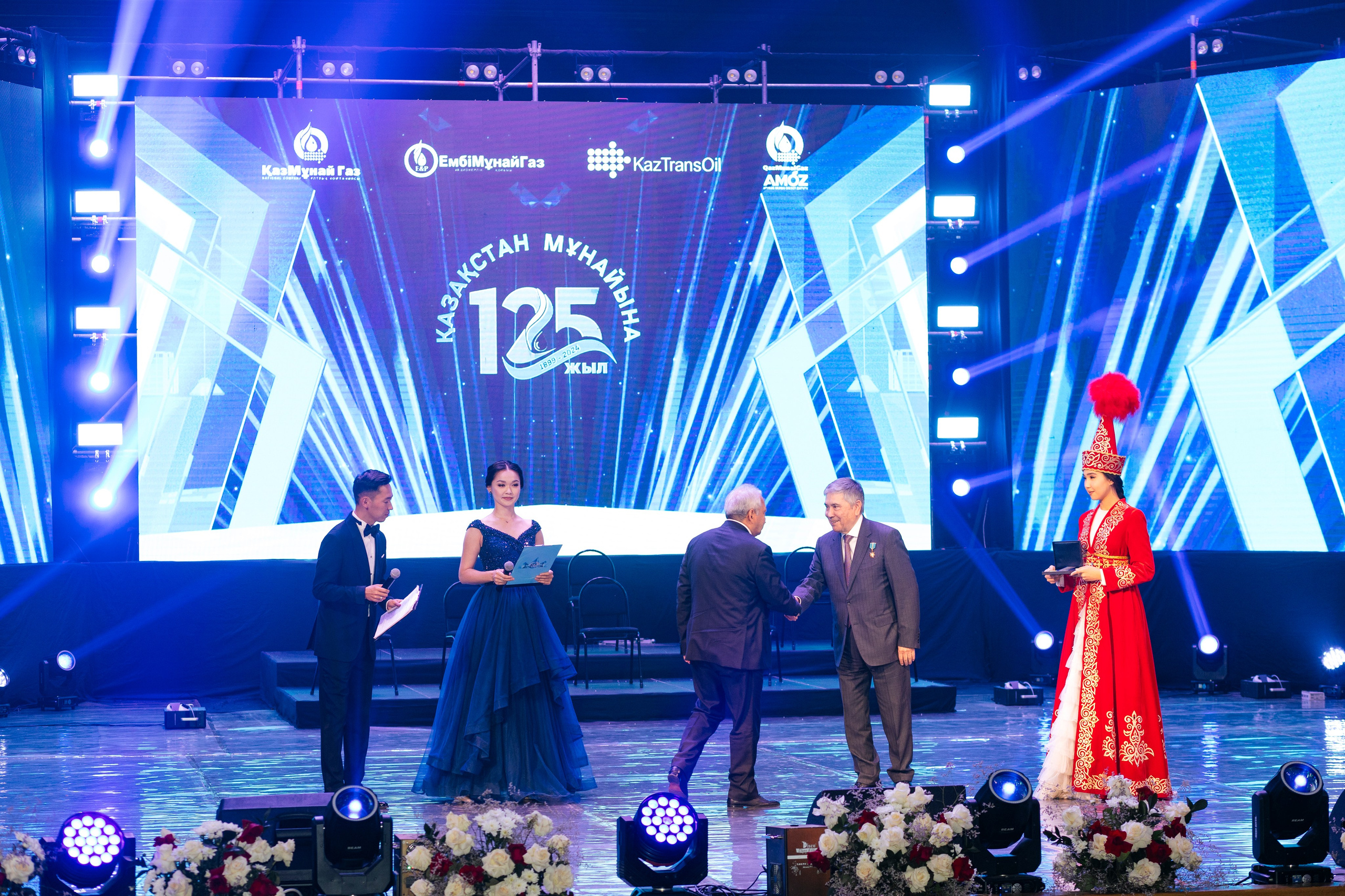 Фотосъёмка для Kazmunaygas. Фотограф в Алматы Сиражев Карымсак. Фотосессия, бизнес портреты